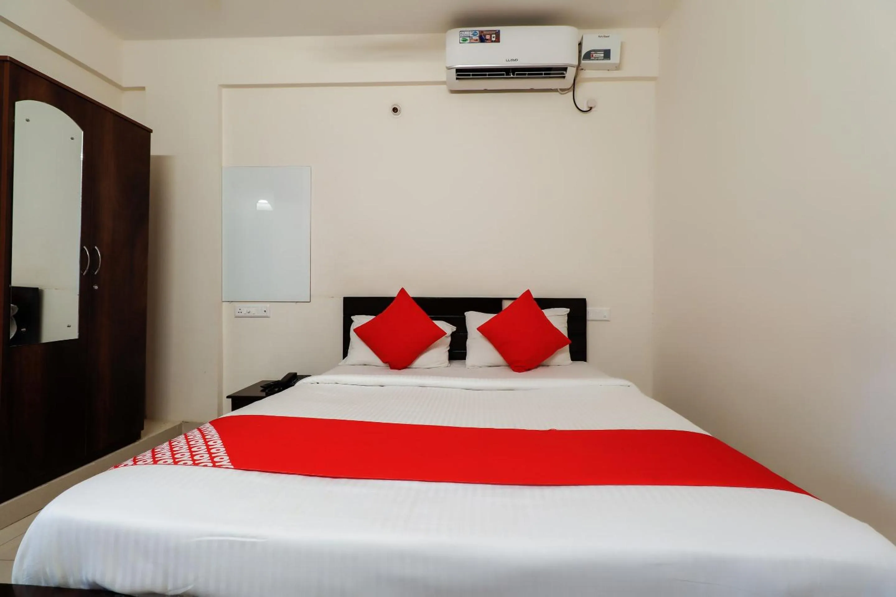 Bedroom, Bed in GN Collection O Near Rajajinagar Industrial Estate