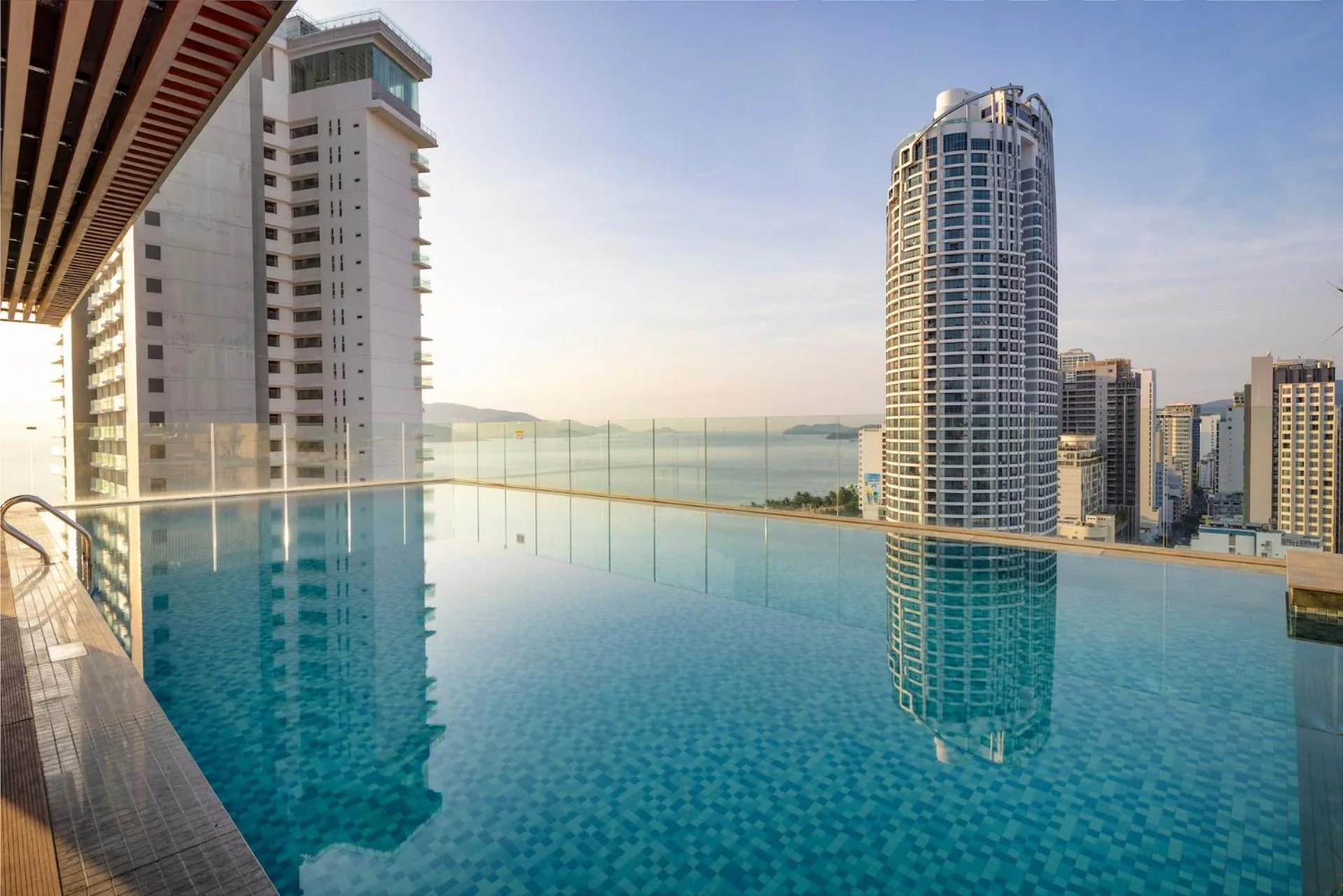 Swimming pool in Gonsala Hotel Nha Trang