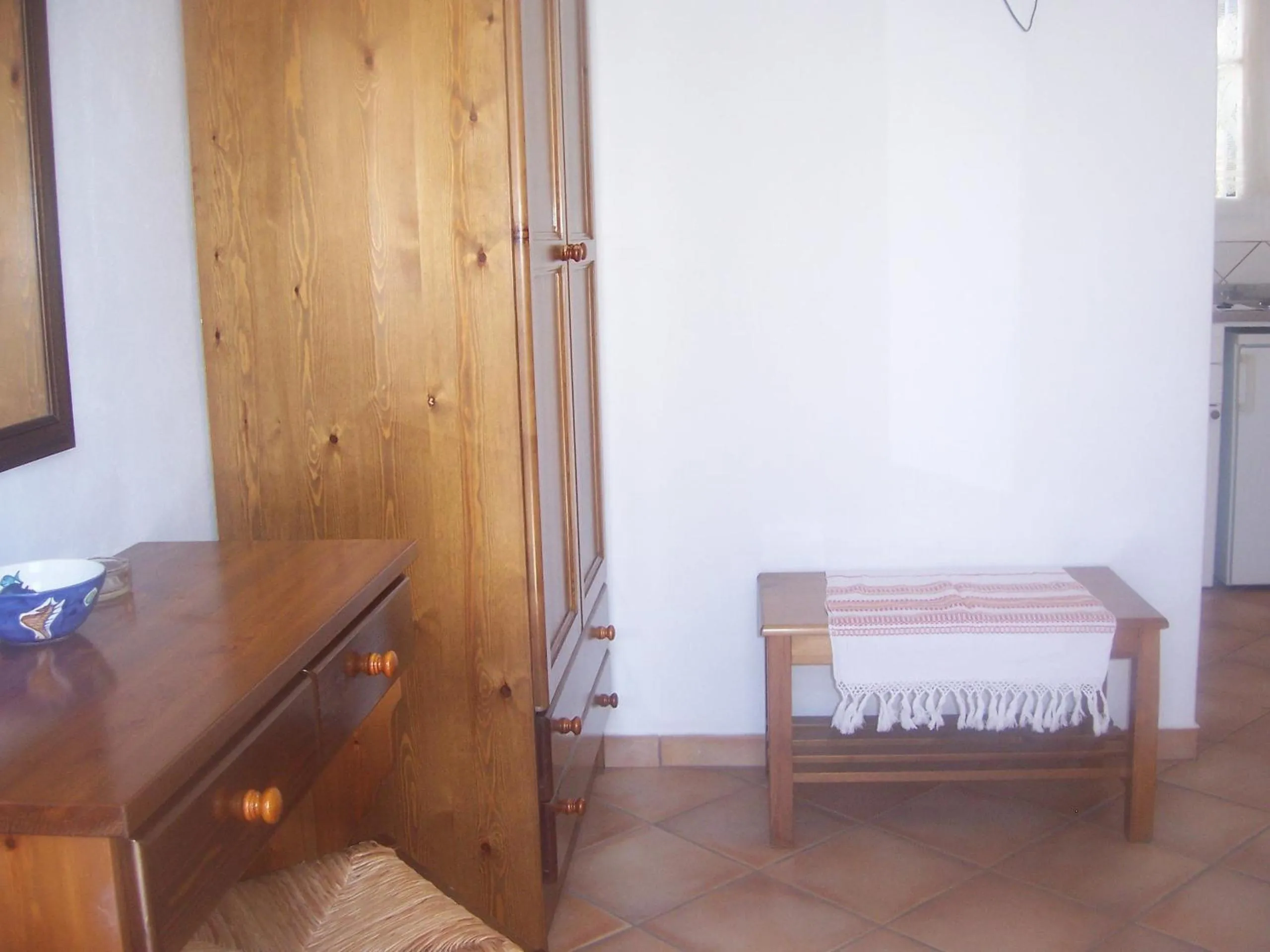 Seating area, Bed in Votsalo Apartments