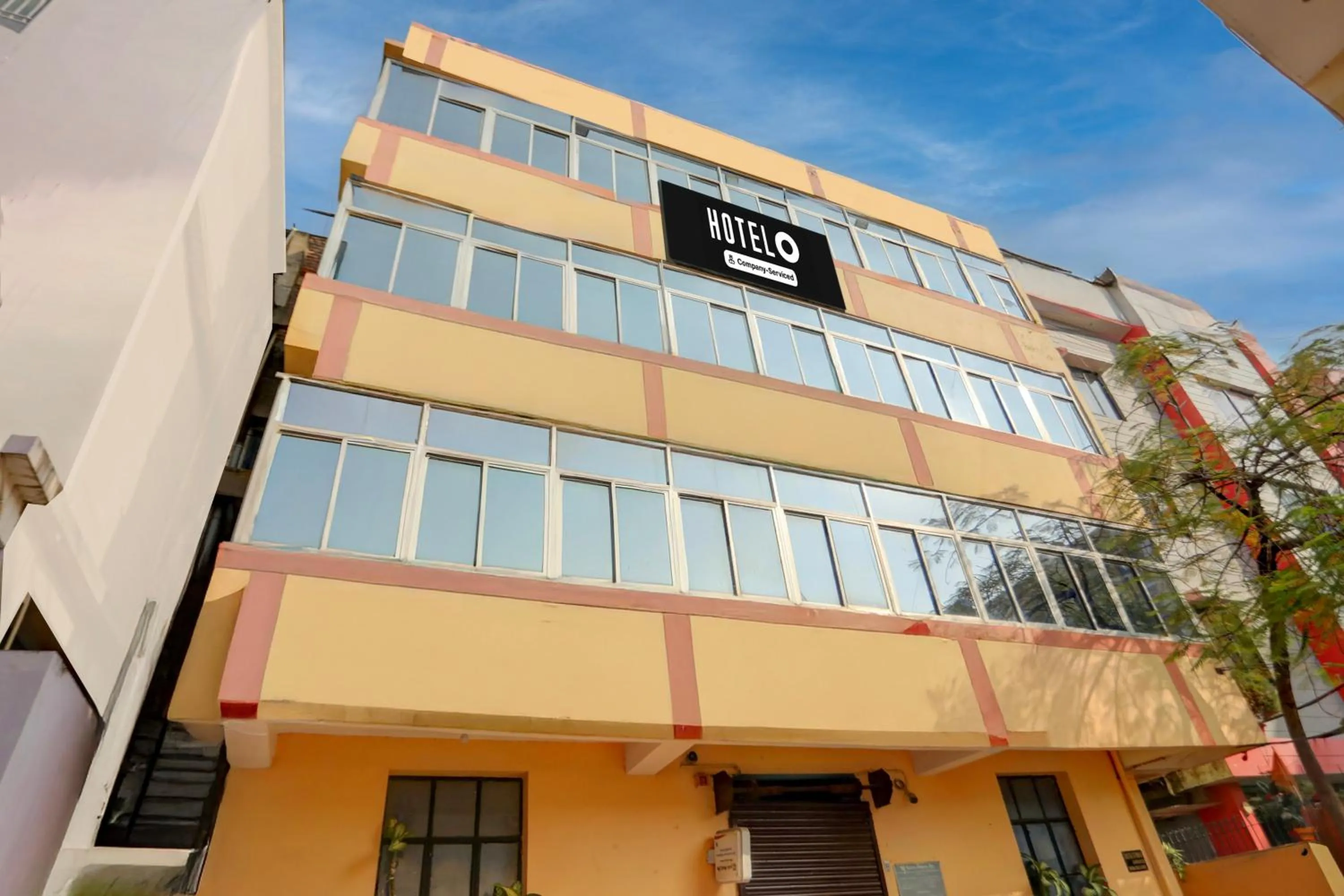 Facade/entrance in Super Hotel O Patliputra Railway Station Formerly Rameshwaram Guest House