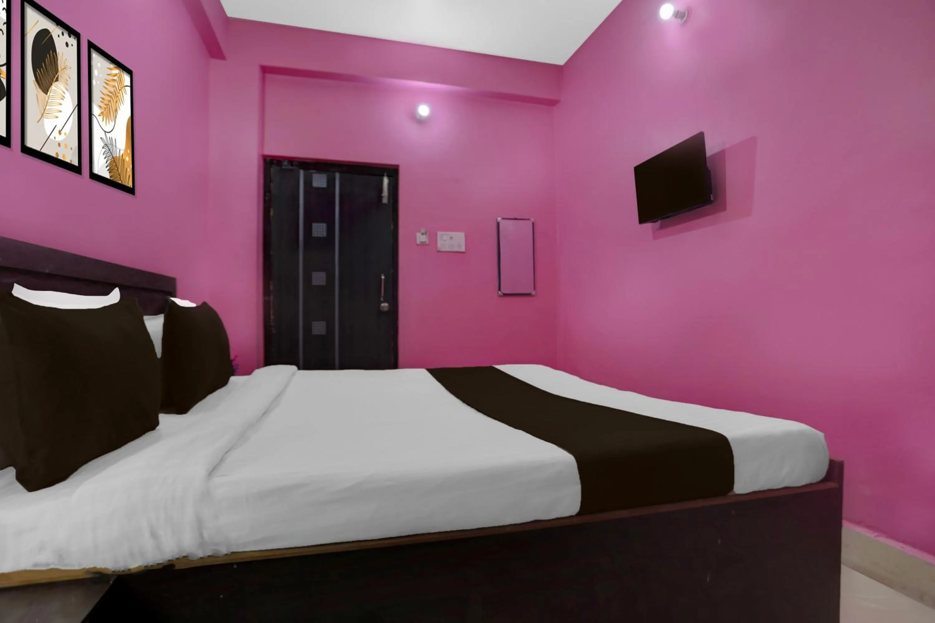 Bedroom, Bed in Super Hotel O Patliputra Railway Station Formerly Rameshwaram Guest House