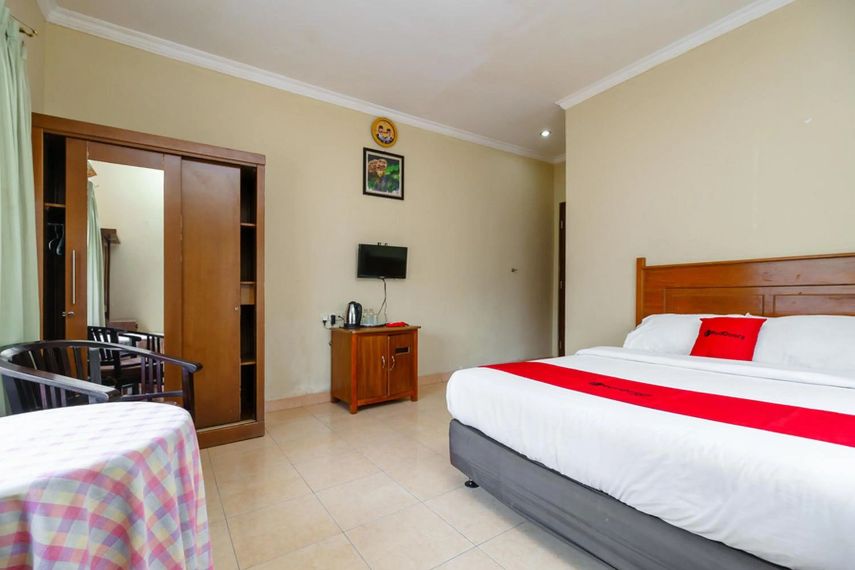 Bed in RedDoorz @ Jalan lintas Sumatera Lahat