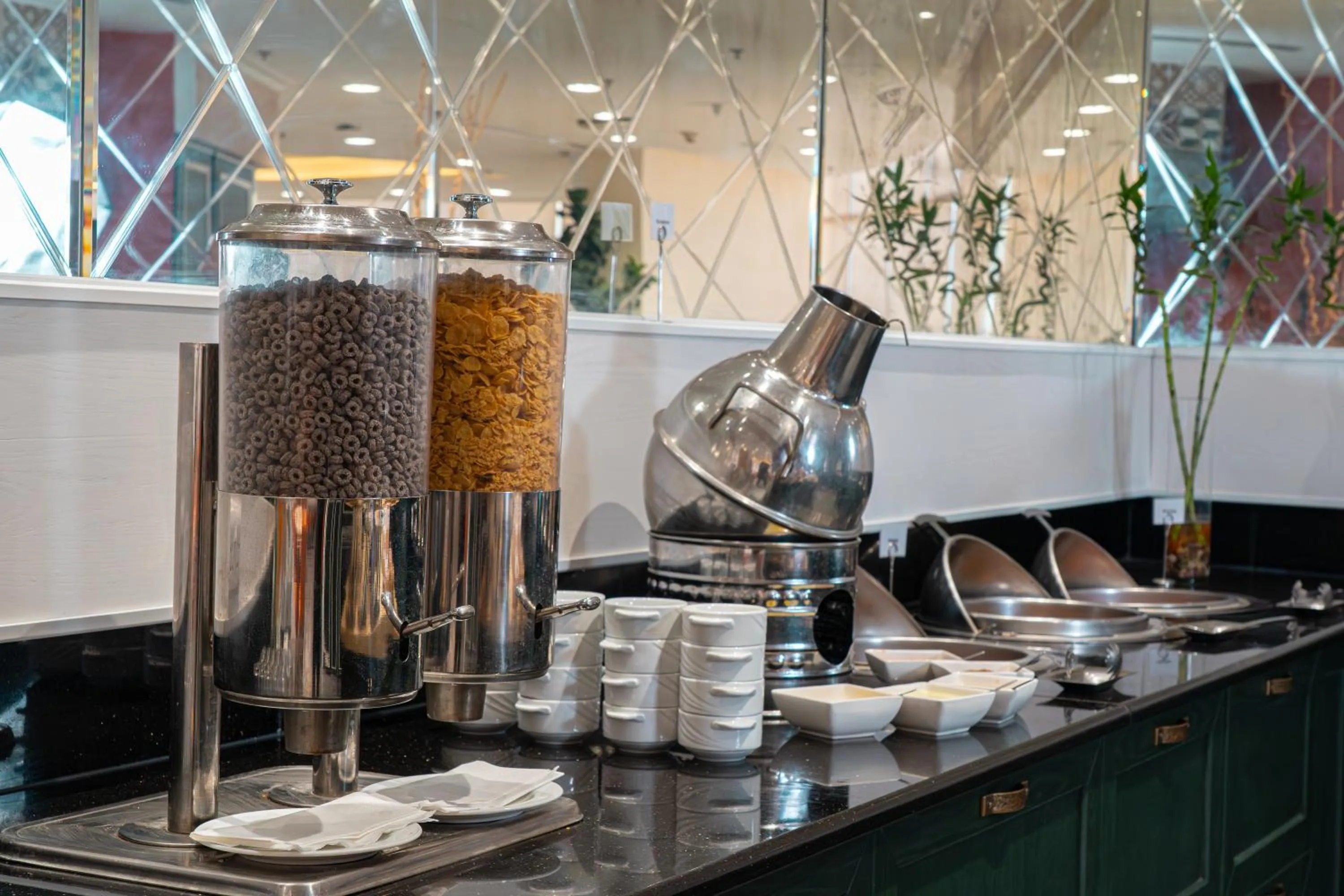 Food and drinks in La Casa Hotel Amman by FHM