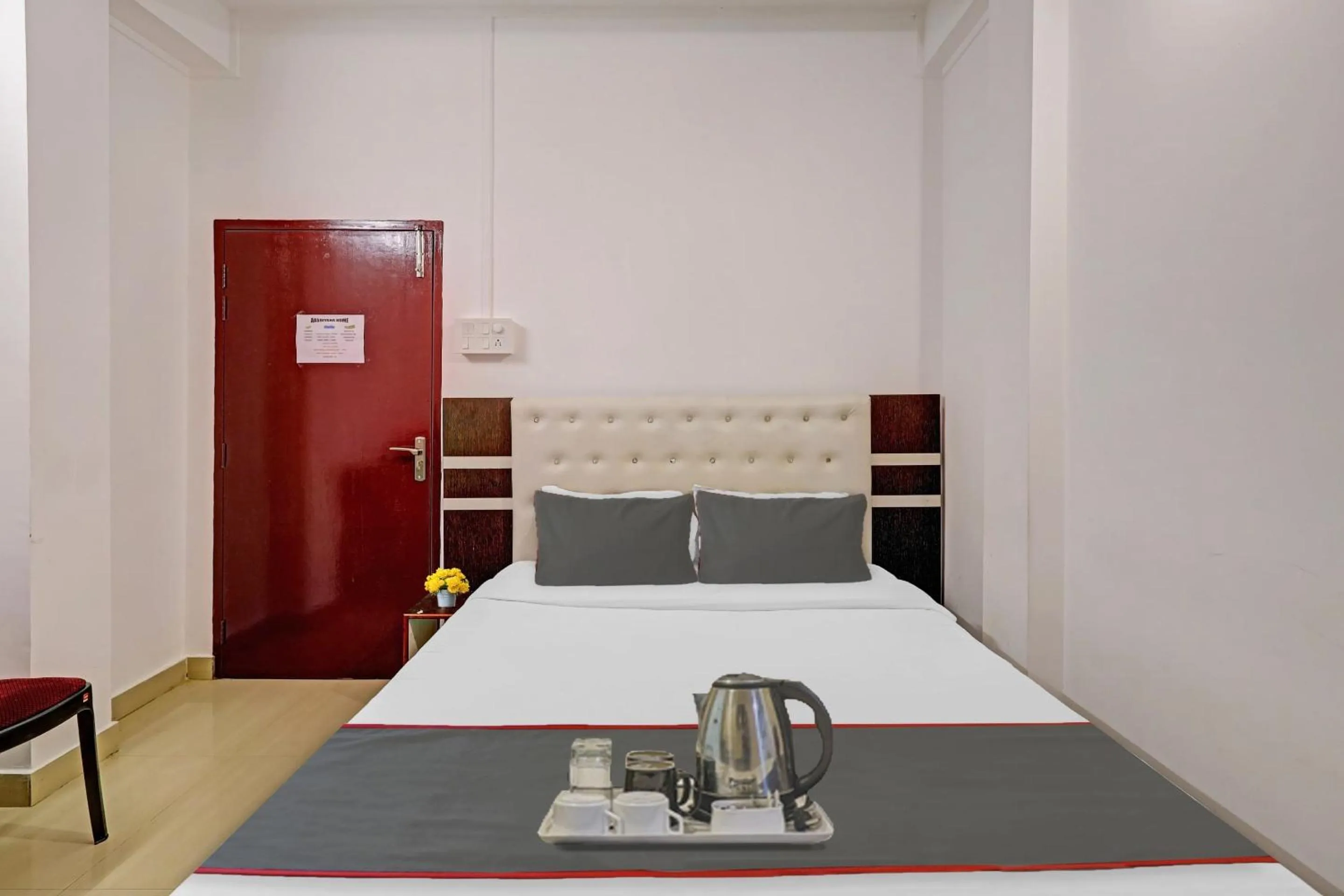 Bedroom, Bed in Hotel O Aashiyana Home