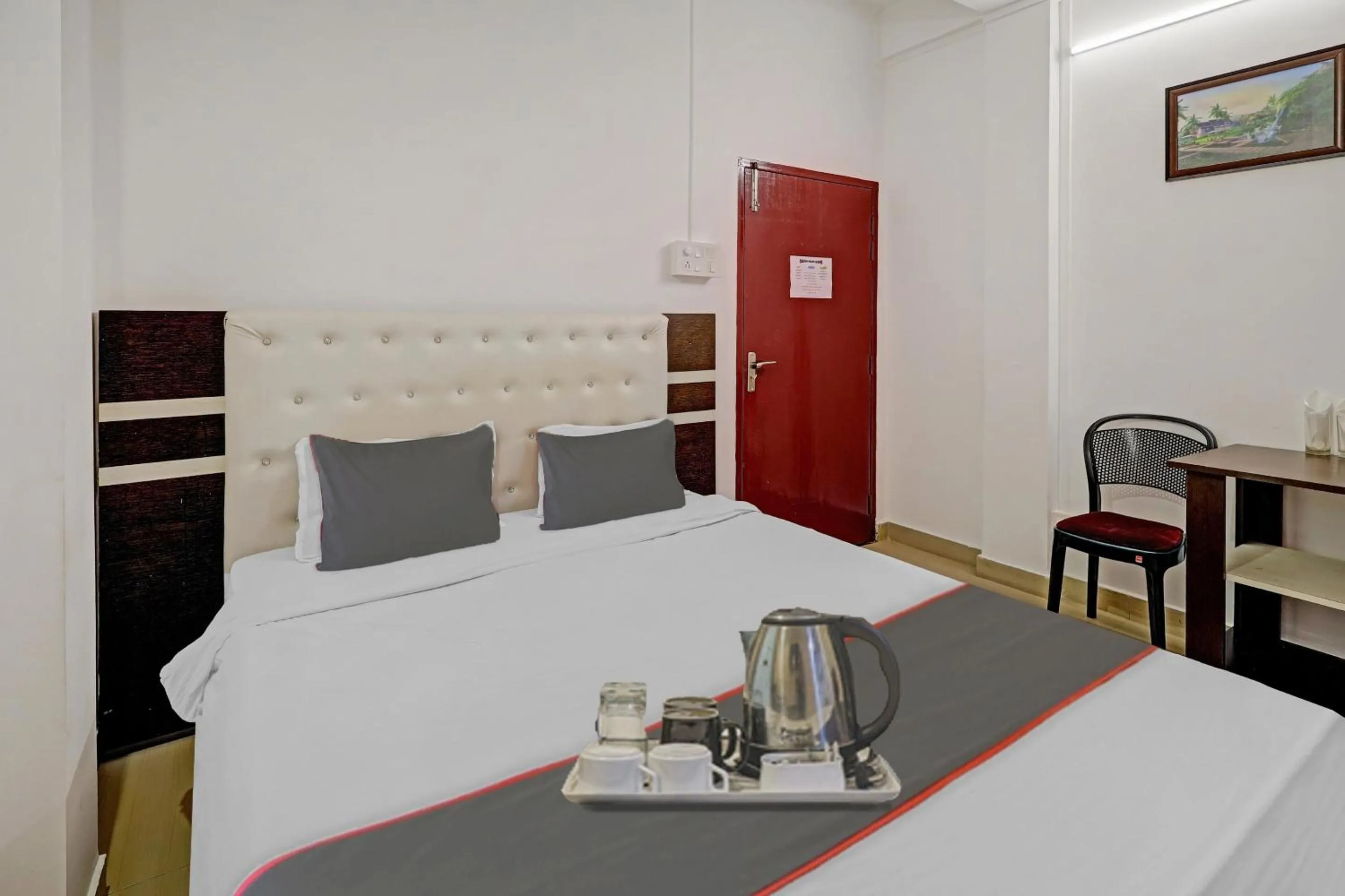 Bedroom, Bed in Hotel O Aashiyana Home