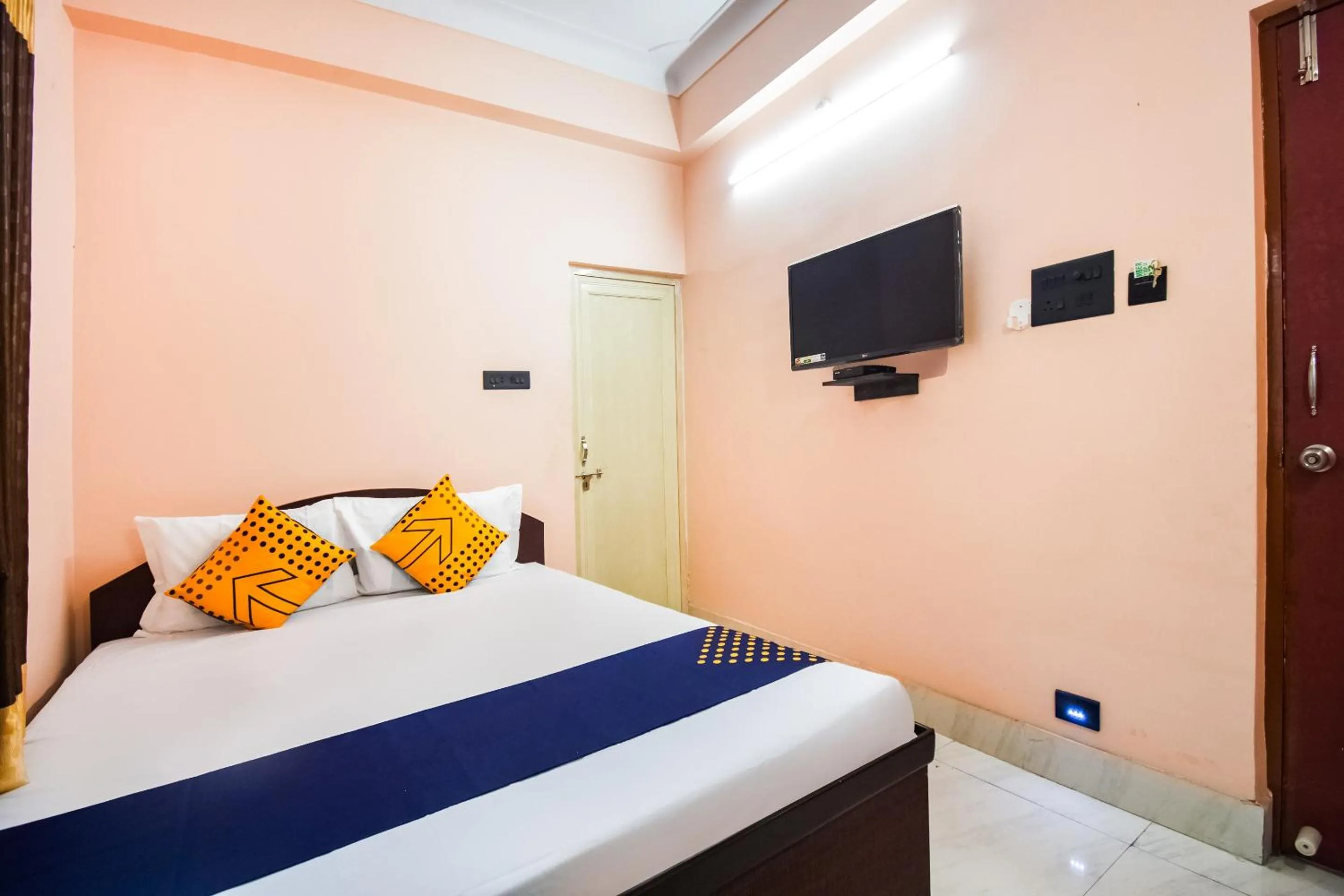Facade/entrance, Bed in Hotel O The amber