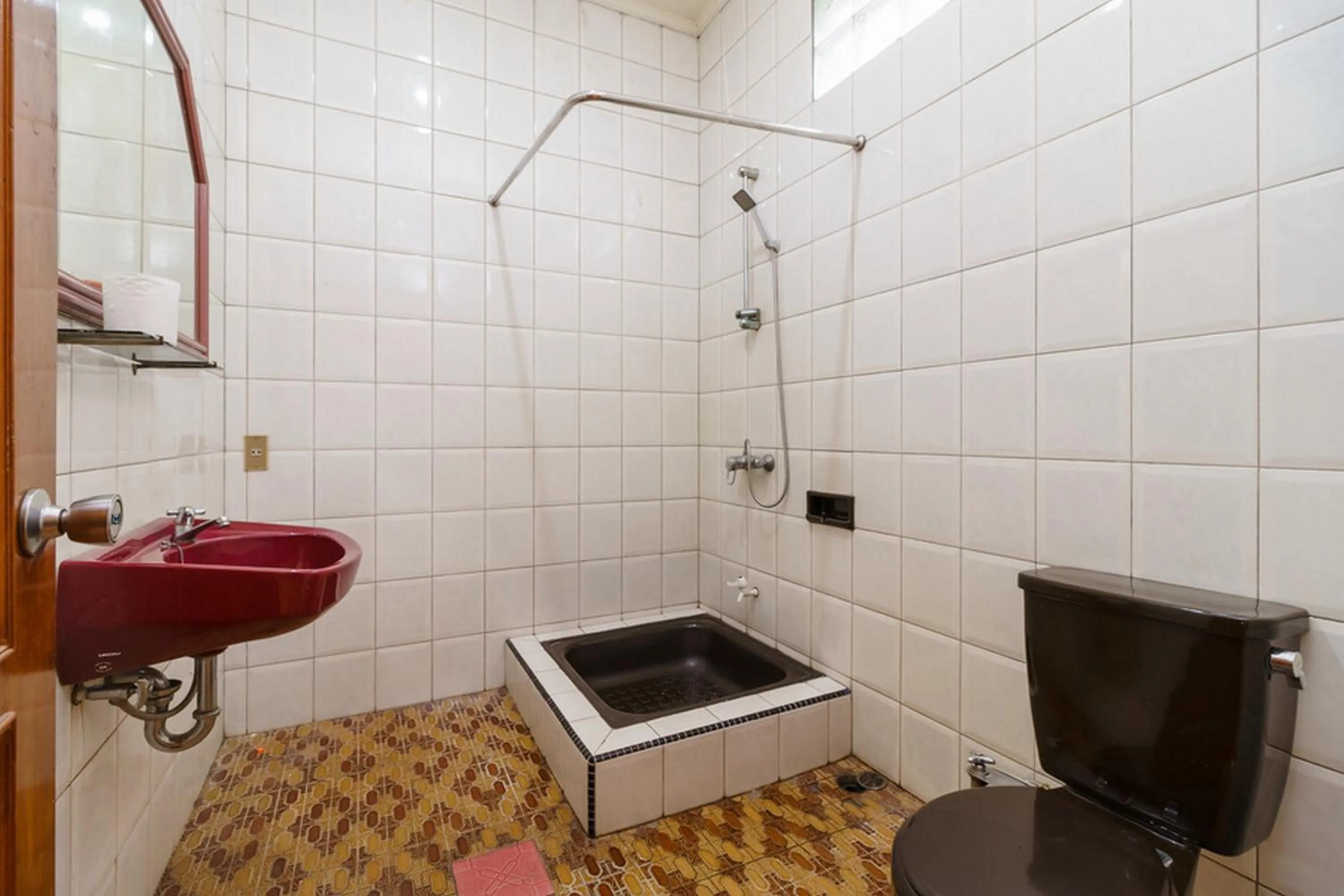 Bathroom in RedDoorz near Transmart Pangkal Pinang