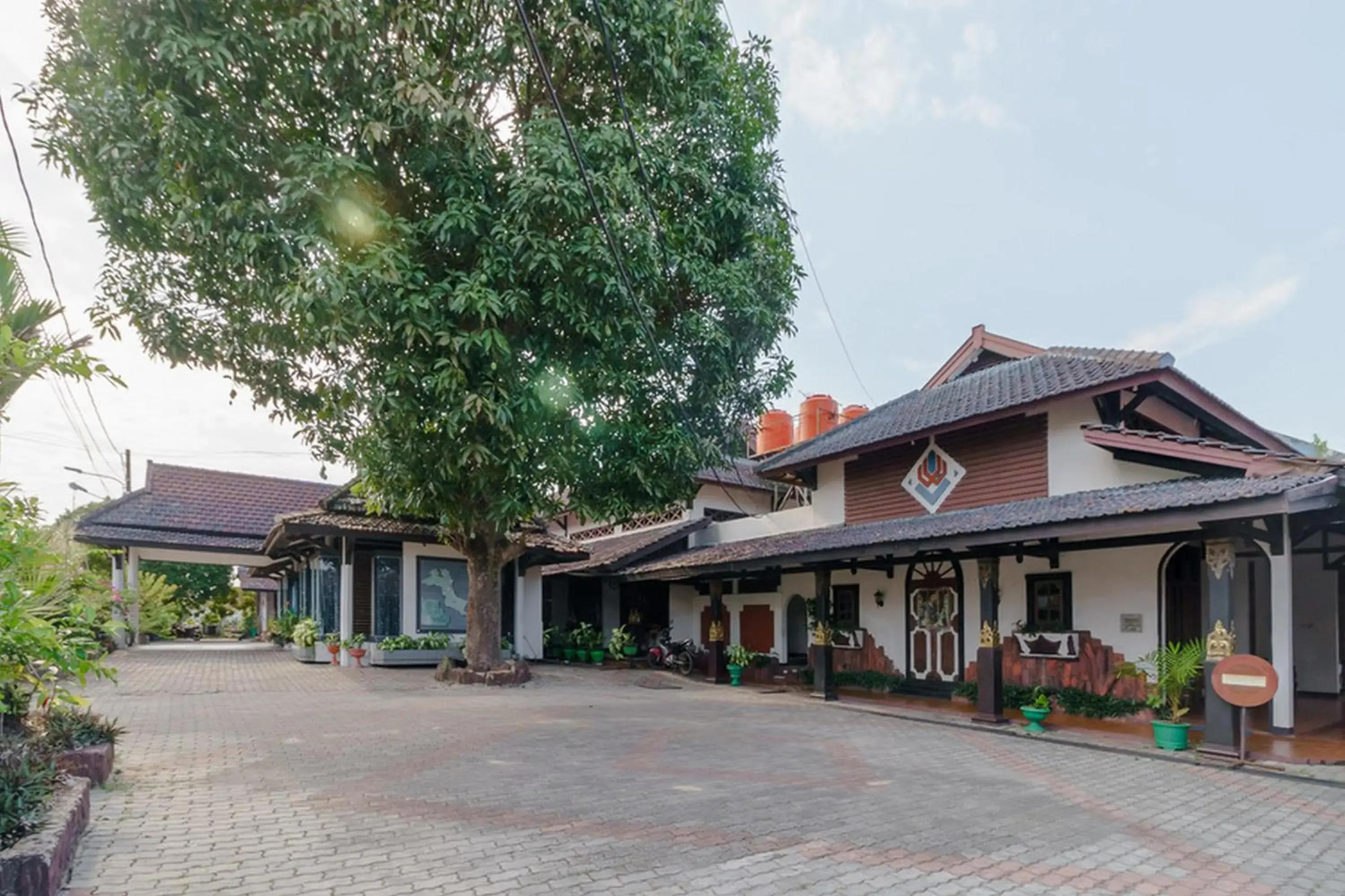 Facade/entrance in RedDoorz near Transmart Pangkal Pinang Facade/entrance in RedDoorz near Transmart Pangkal Pinang