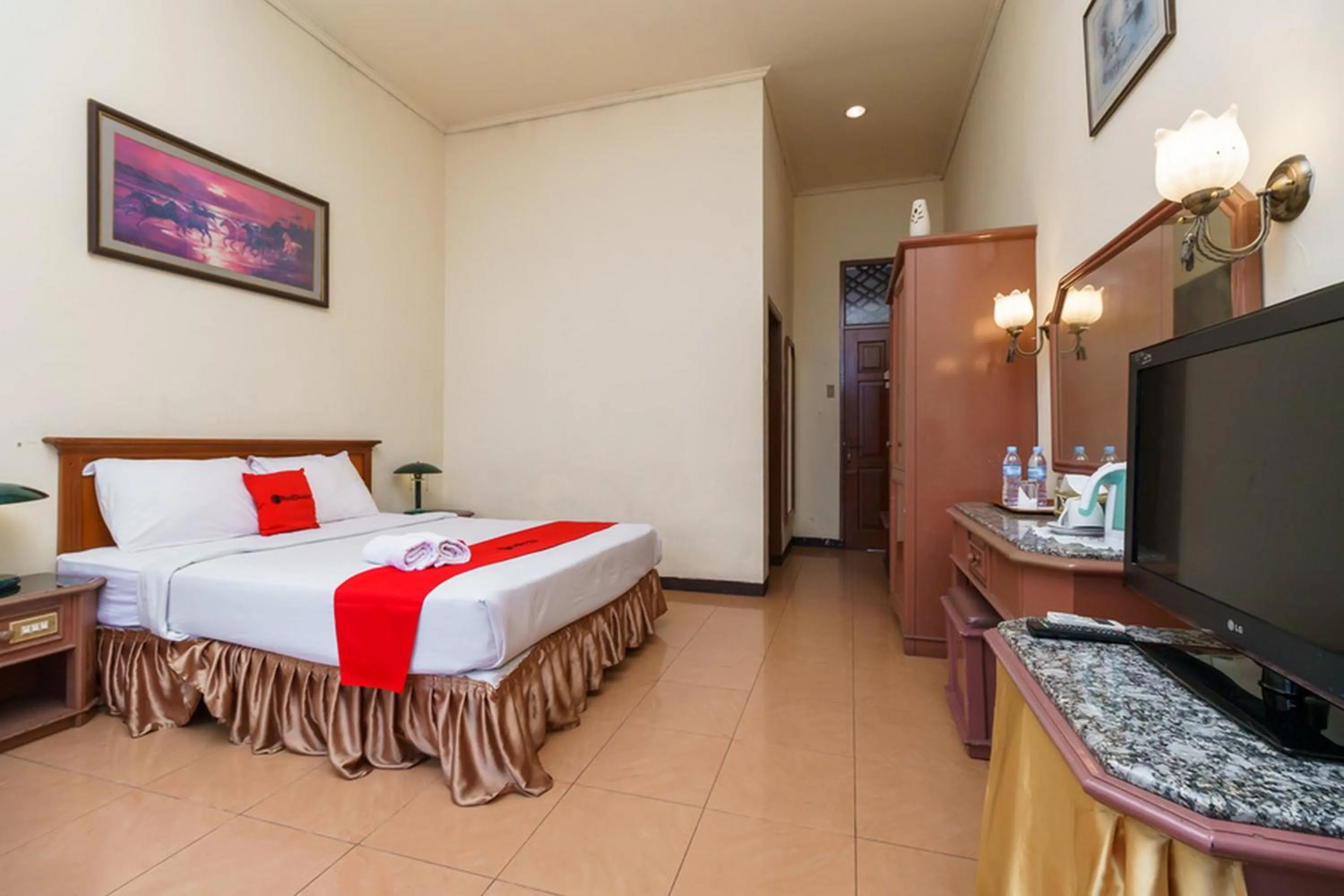 Bedroom, Bed in RedDoorz near Transmart Pangkal Pinang