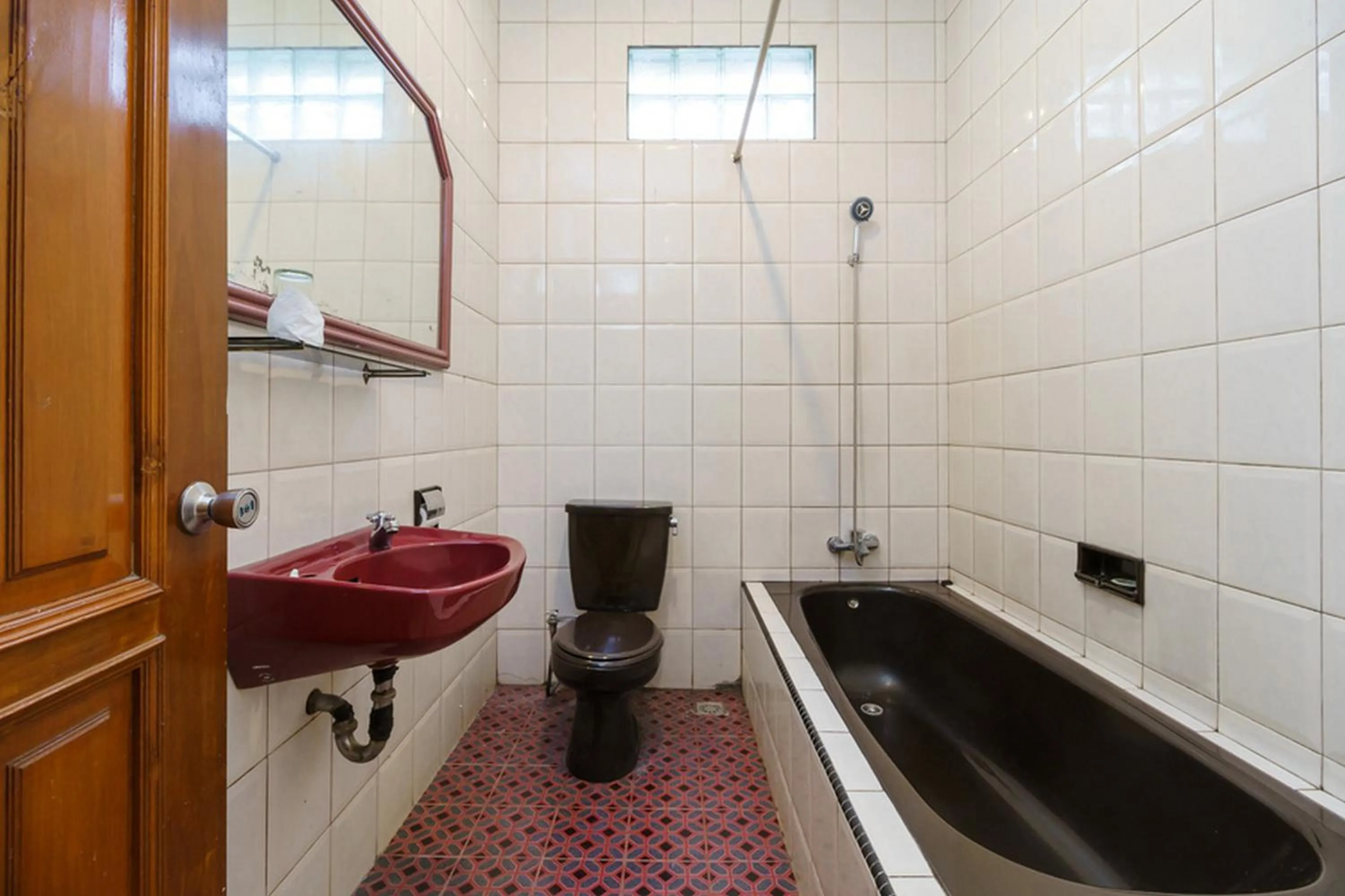 Bathroom in RedDoorz near Transmart Pangkal Pinang