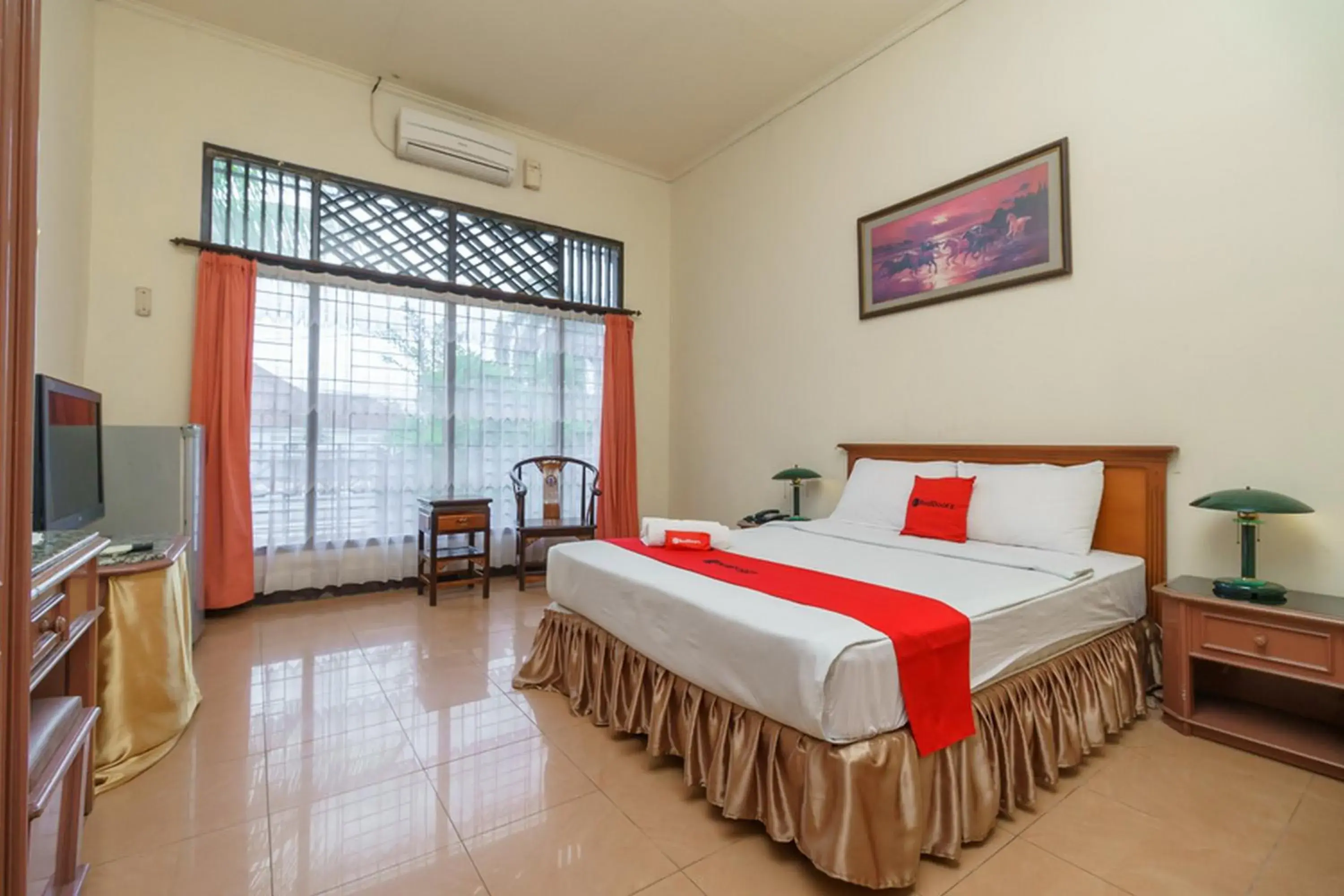 Bedroom, Bed in RedDoorz near Transmart Pangkal Pinang Bedroom, Bed in RedDoorz near Transmart Pangkal Pinang