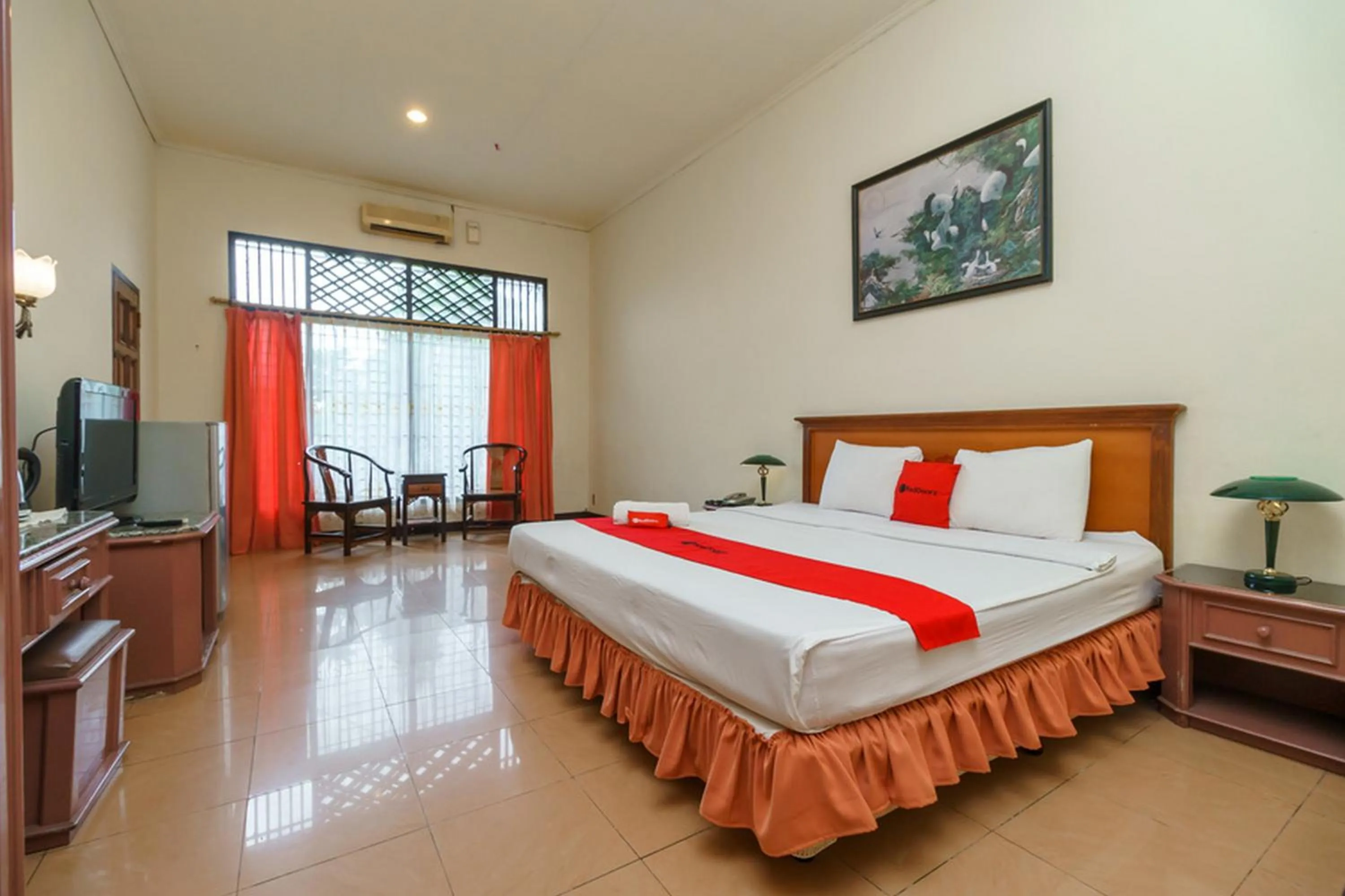 Bedroom, Bed in RedDoorz near Transmart Pangkal Pinang