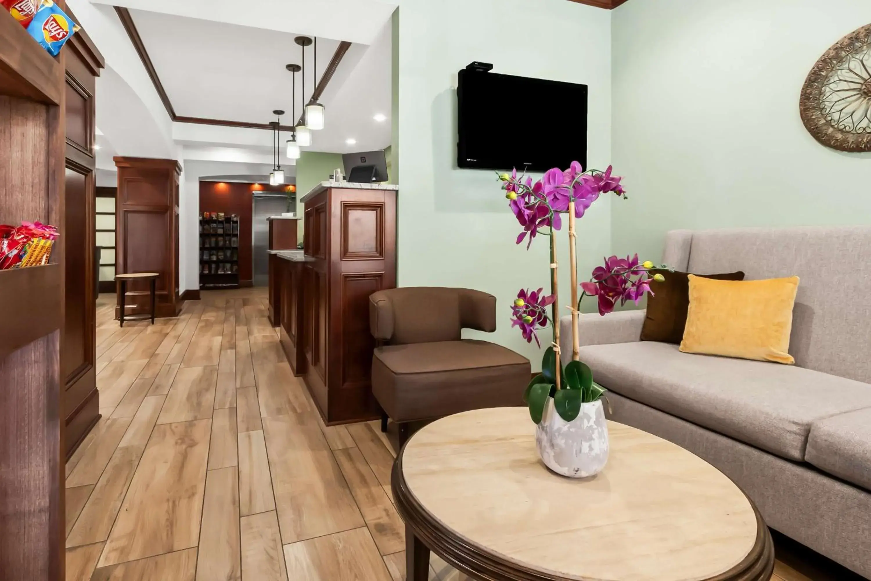 Lobby or reception in Best Western Patriots Point Lobby or reception in Best Western Patriots Point