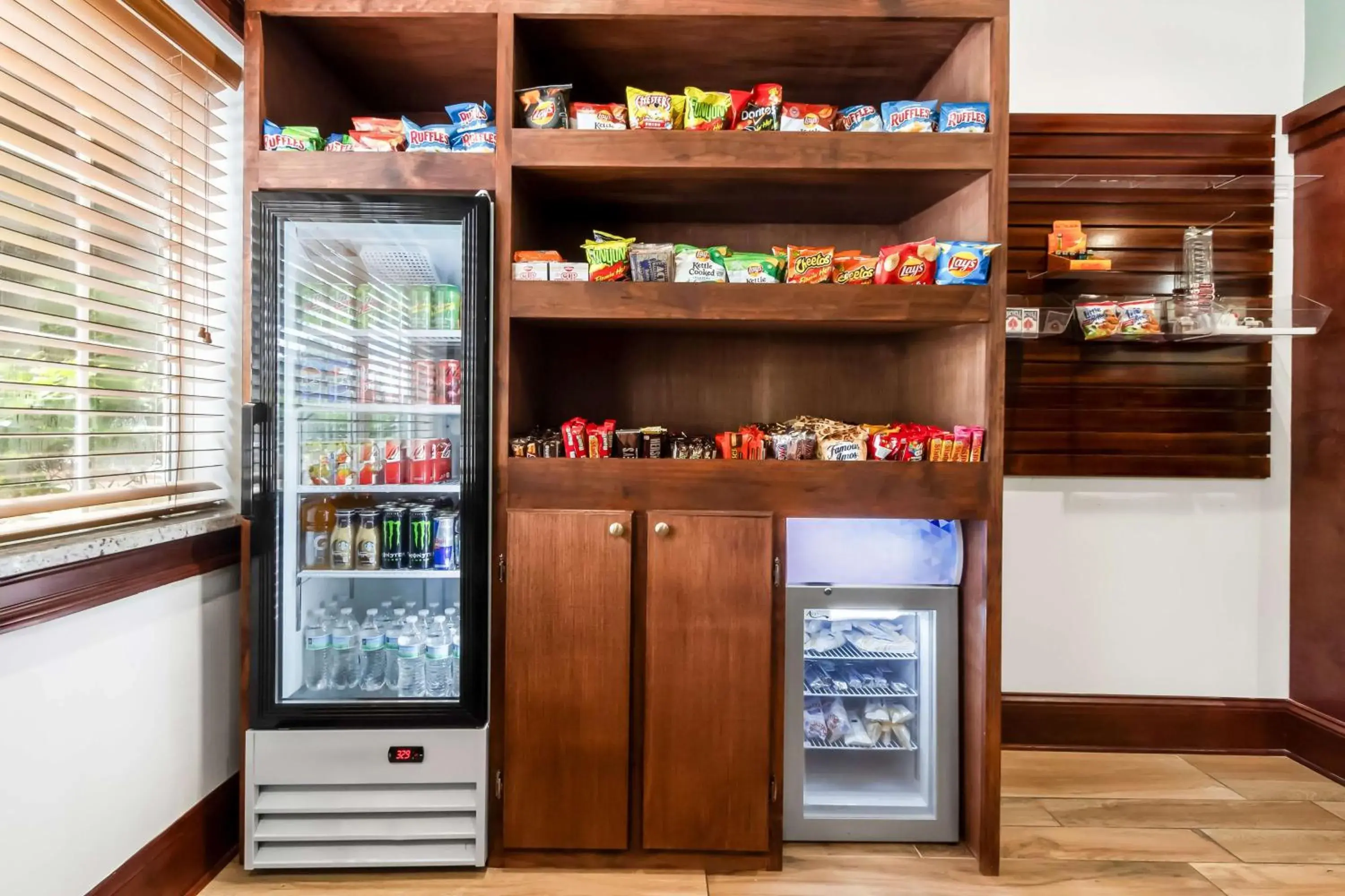 Property building in Best Western Patriots Point Property building in Best Western Patriots Point