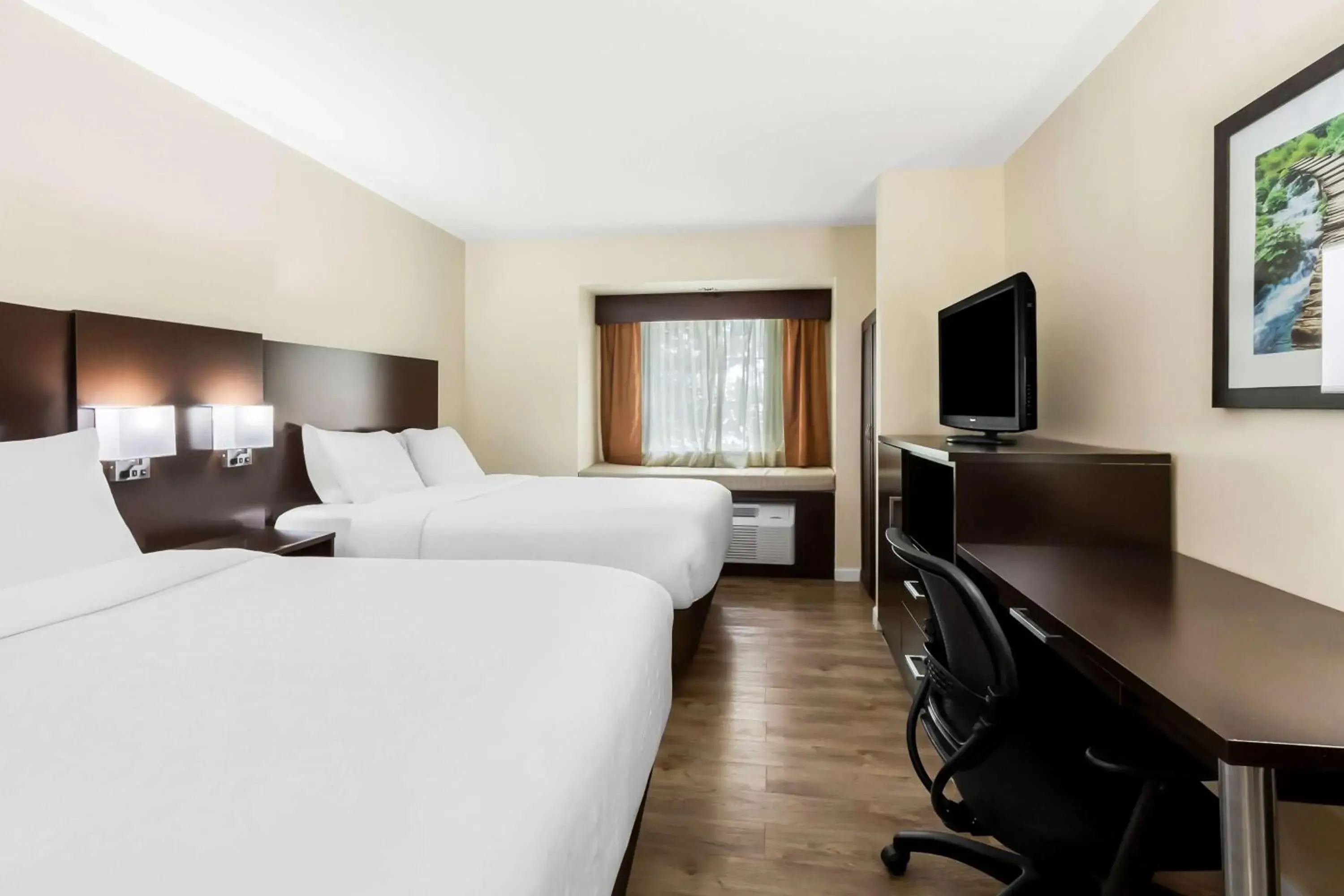 Bedroom, Bed in Best Western Patriots Point Bedroom, Bed in Best Western Patriots Point