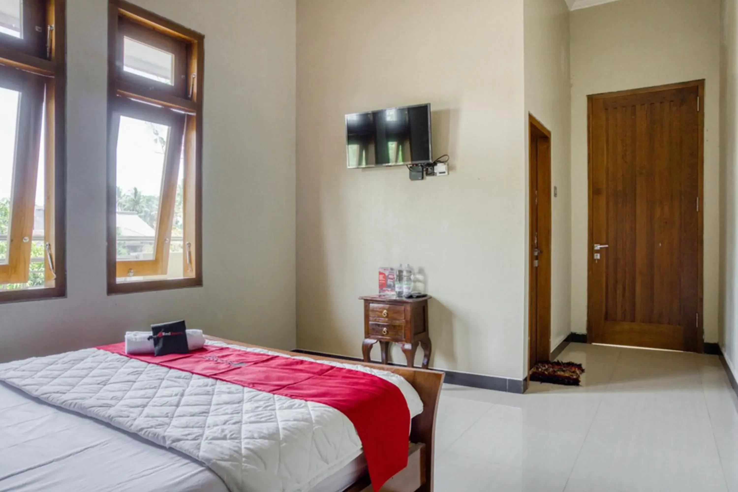 Bed in RedDoorz @ Jakal Atas KM 10 Bed in RedDoorz @ Jakal Atas KM 10