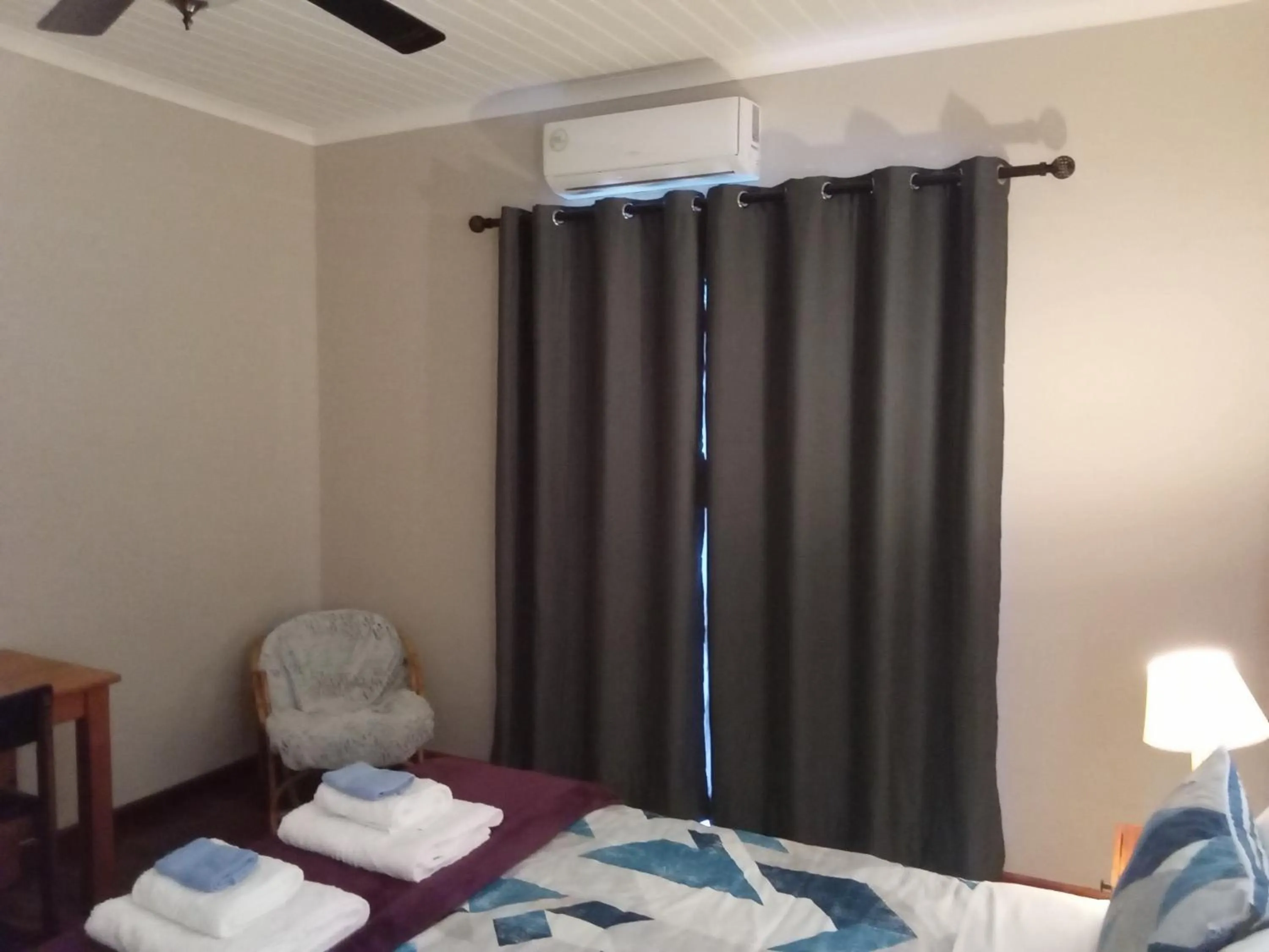 Bedroom, Bed in 10 on Fairview B&B