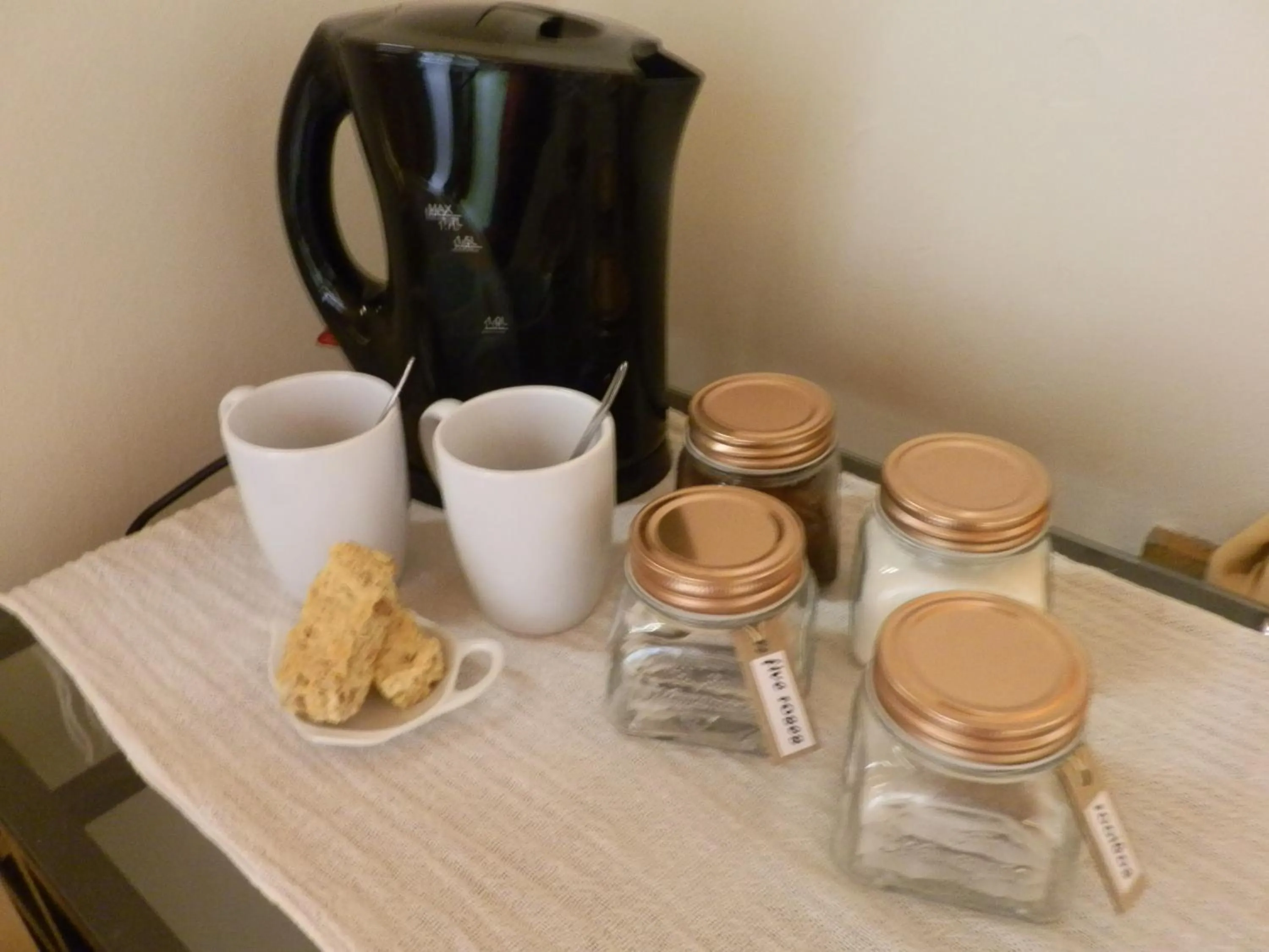 Coffee/tea facilities in 10 on Fairview B&B