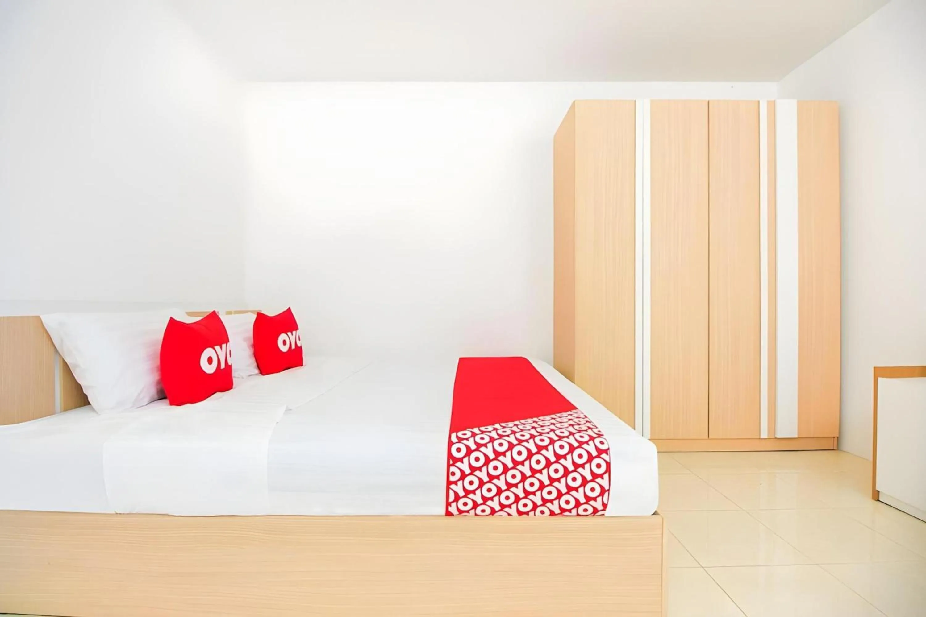 Photo of the whole room, Bed in Capital O 411 Grandview Condo 15