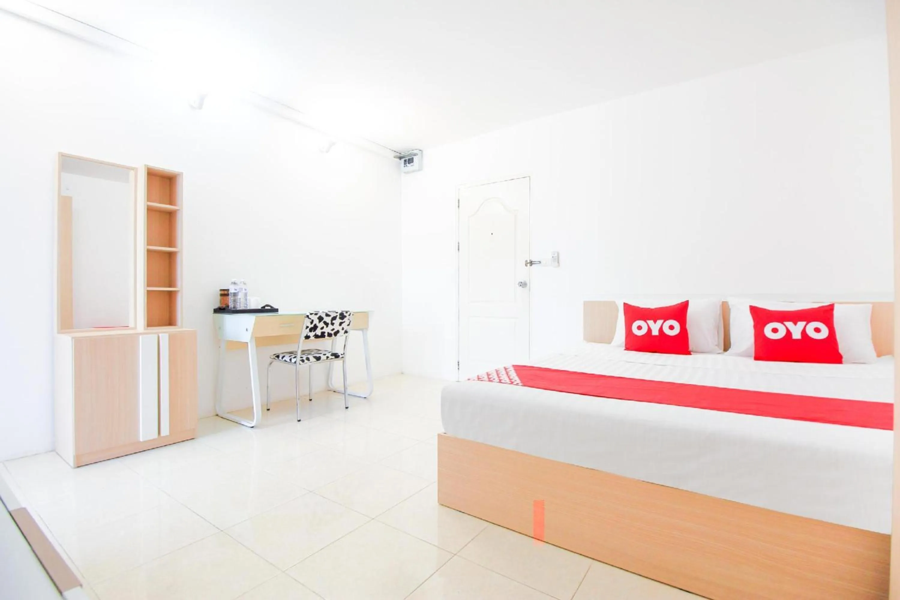 View (from property/room), Bed in Capital O 411 Grandview Condo 15