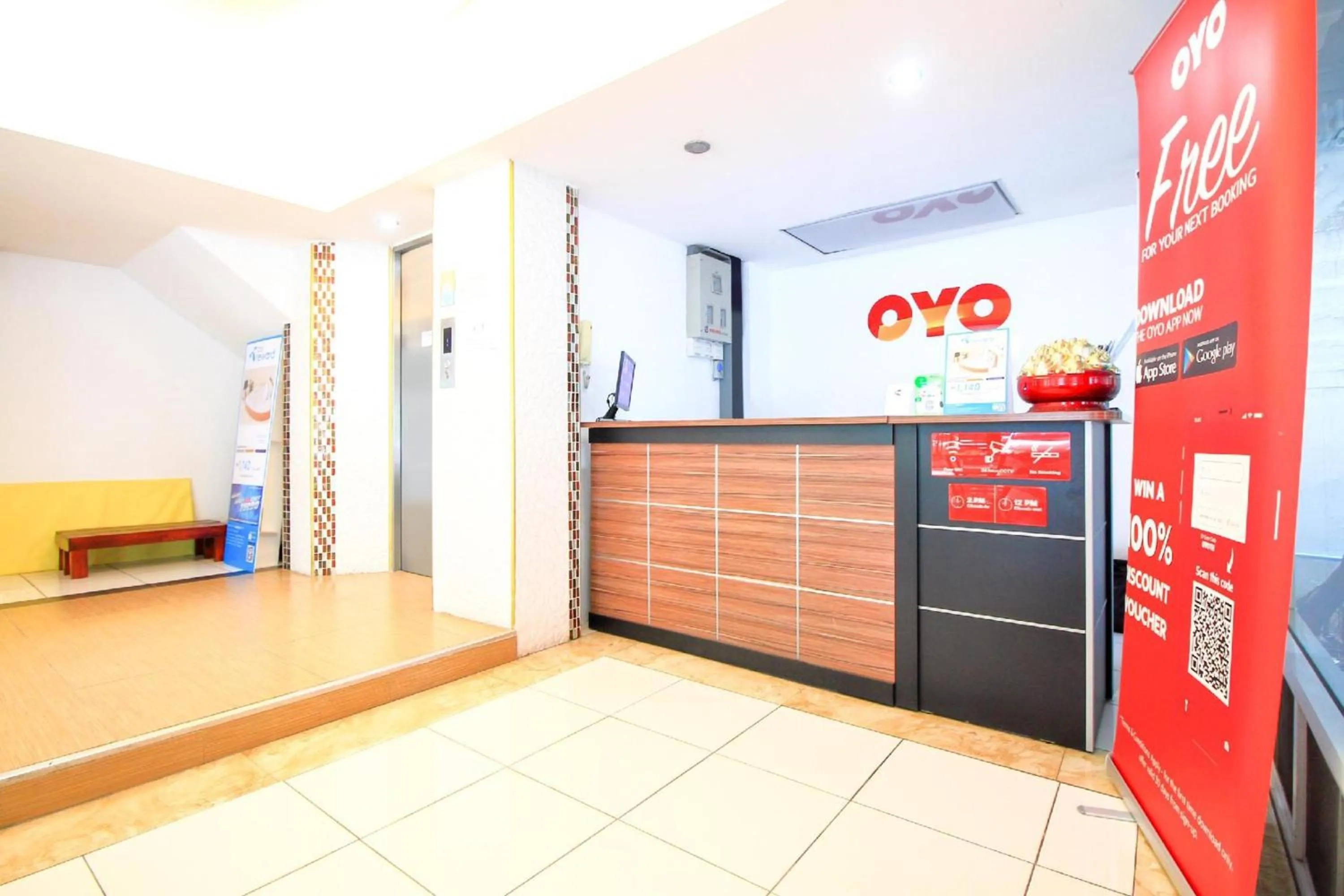 Lobby or reception in Capital O 411 Grandview Condo 15