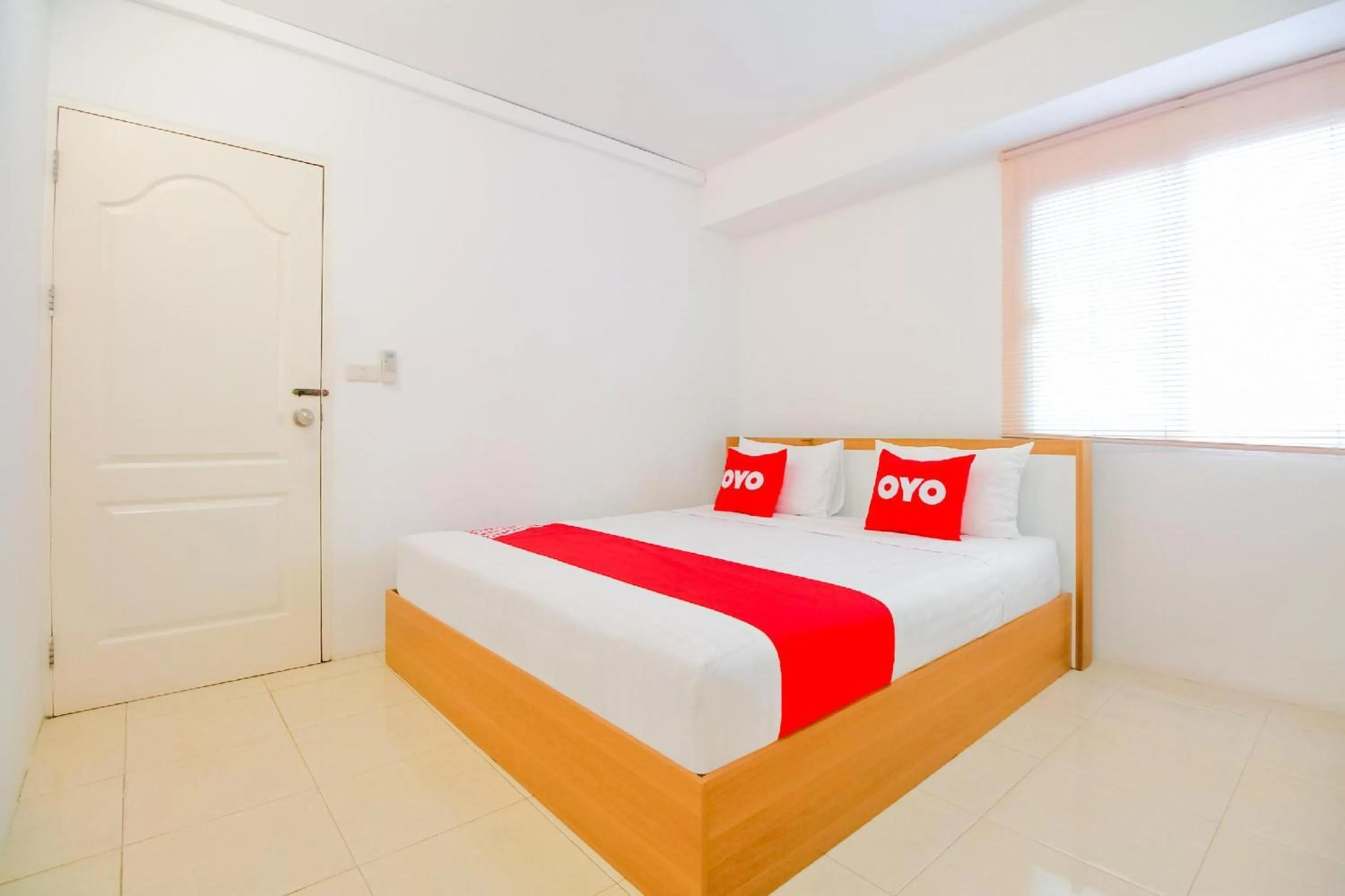 Photo of the whole room, Bed in Capital O 411 Grandview Condo 15