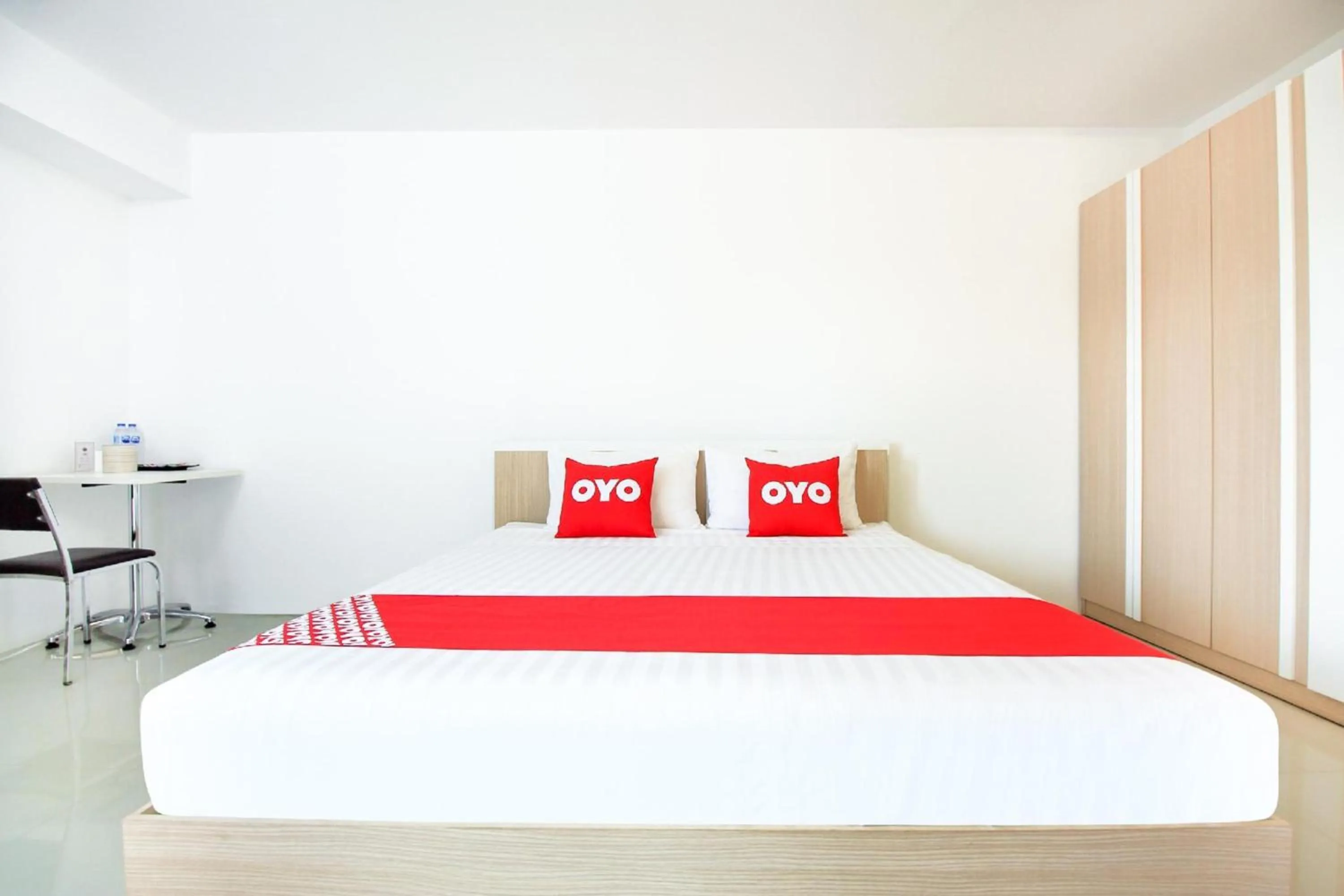 Bedroom, Bed in Capital O 411 Grandview Condo 15