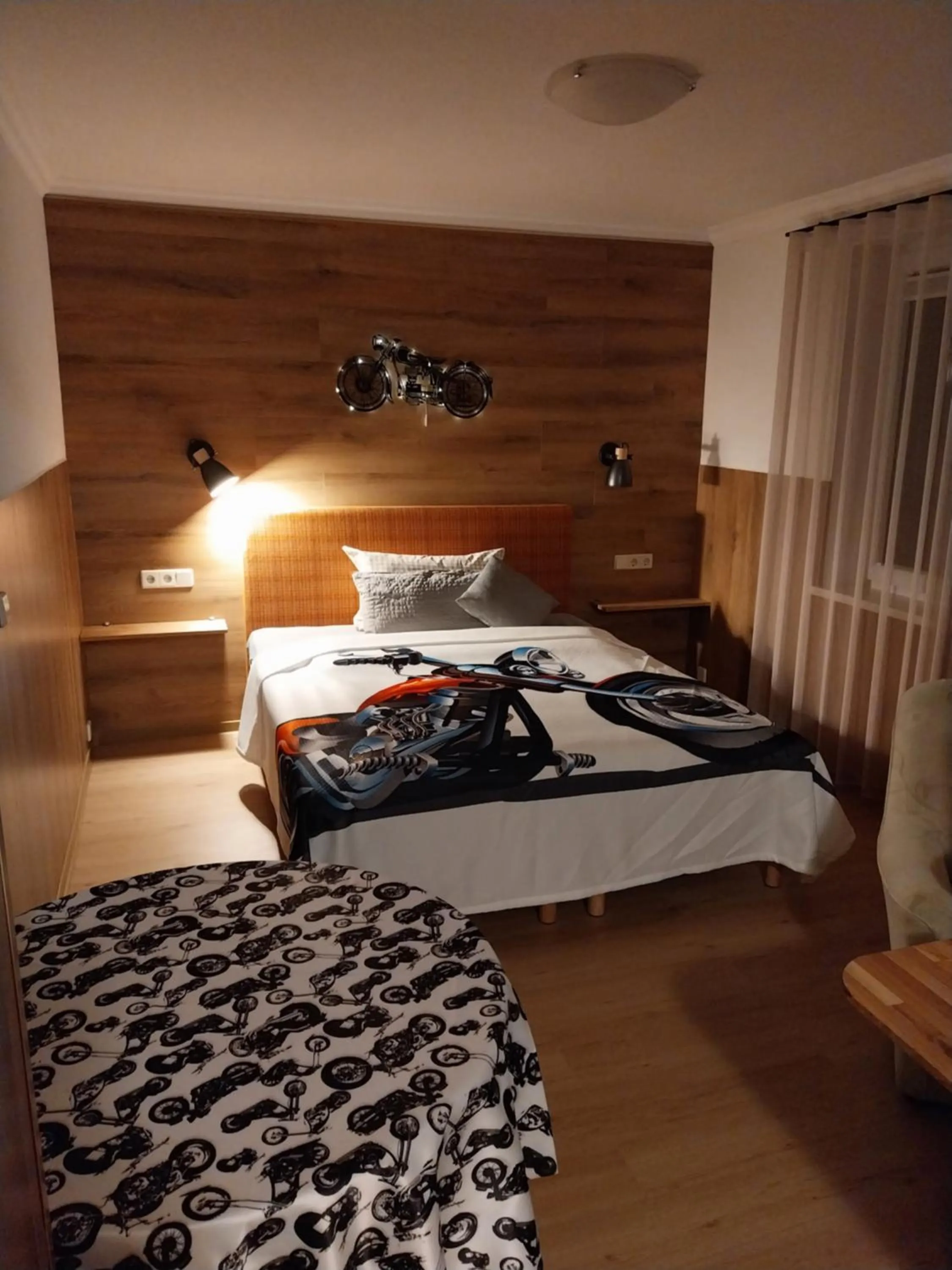 Photo of the whole room, Bed in Landhotel Waldschlößchen mit Gaststube