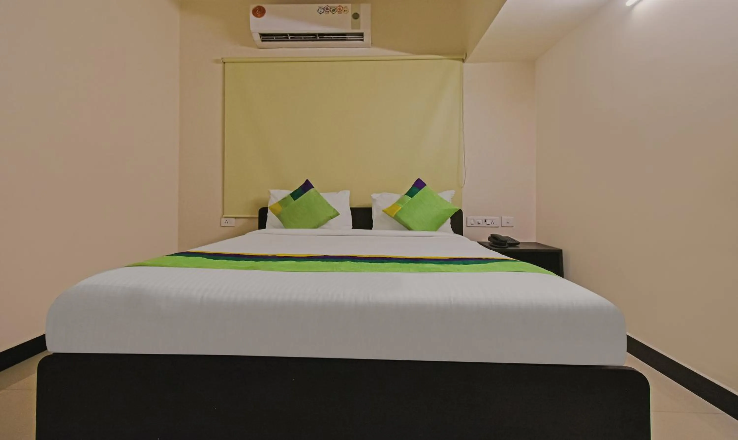 Bedroom, Bed in Treebo Samhaar Residency Thoraipakkam