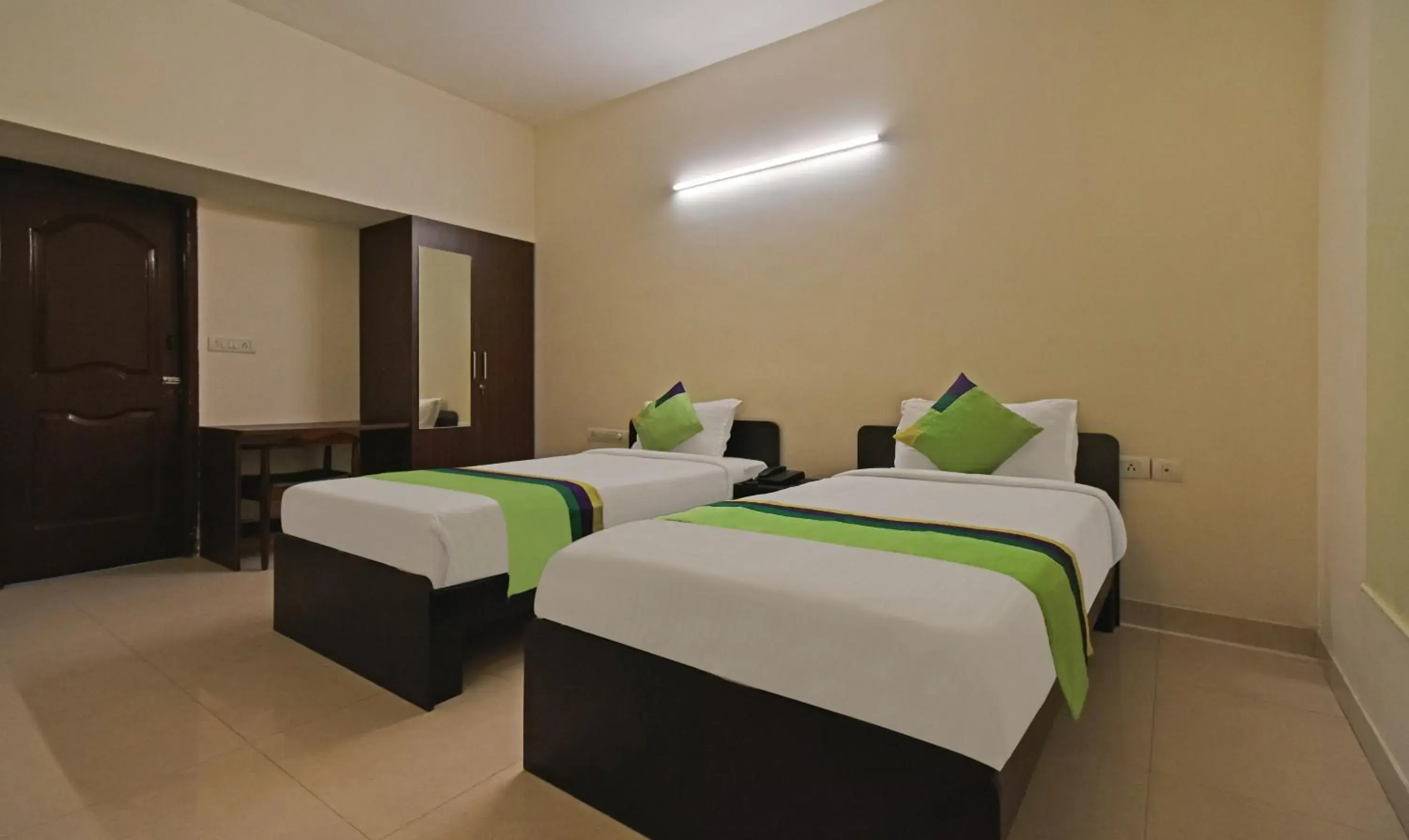 Standard Double Room - single occupancy in Treebo Samhaar Residency Thoraipakkam Standard Double Room - single occupancy in Treebo Samhaar Residency Thoraipakkam