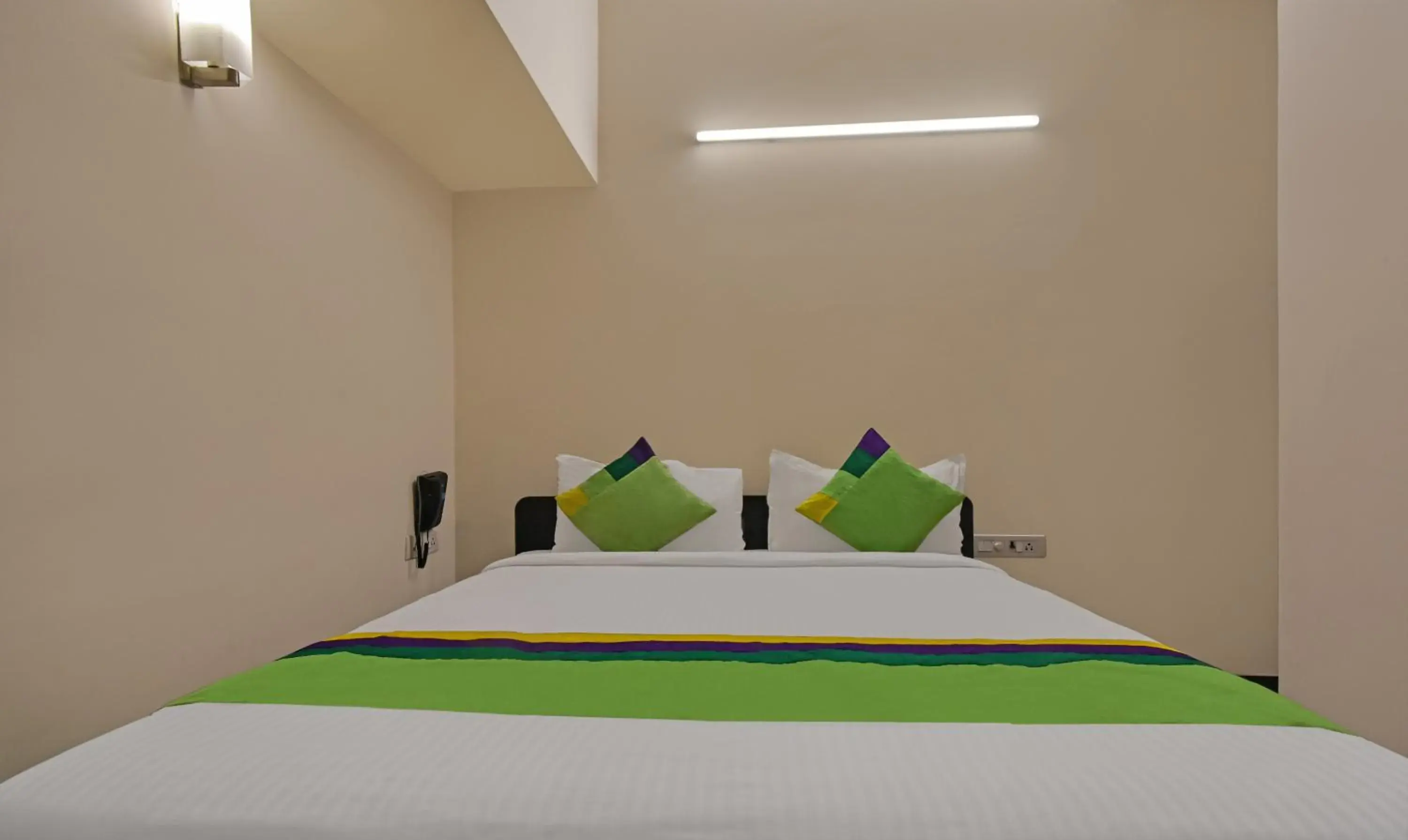Bedroom, Bed in Treebo Samhaar Residency Thoraipakkam Bedroom, Bed in Treebo Samhaar Residency Thoraipakkam