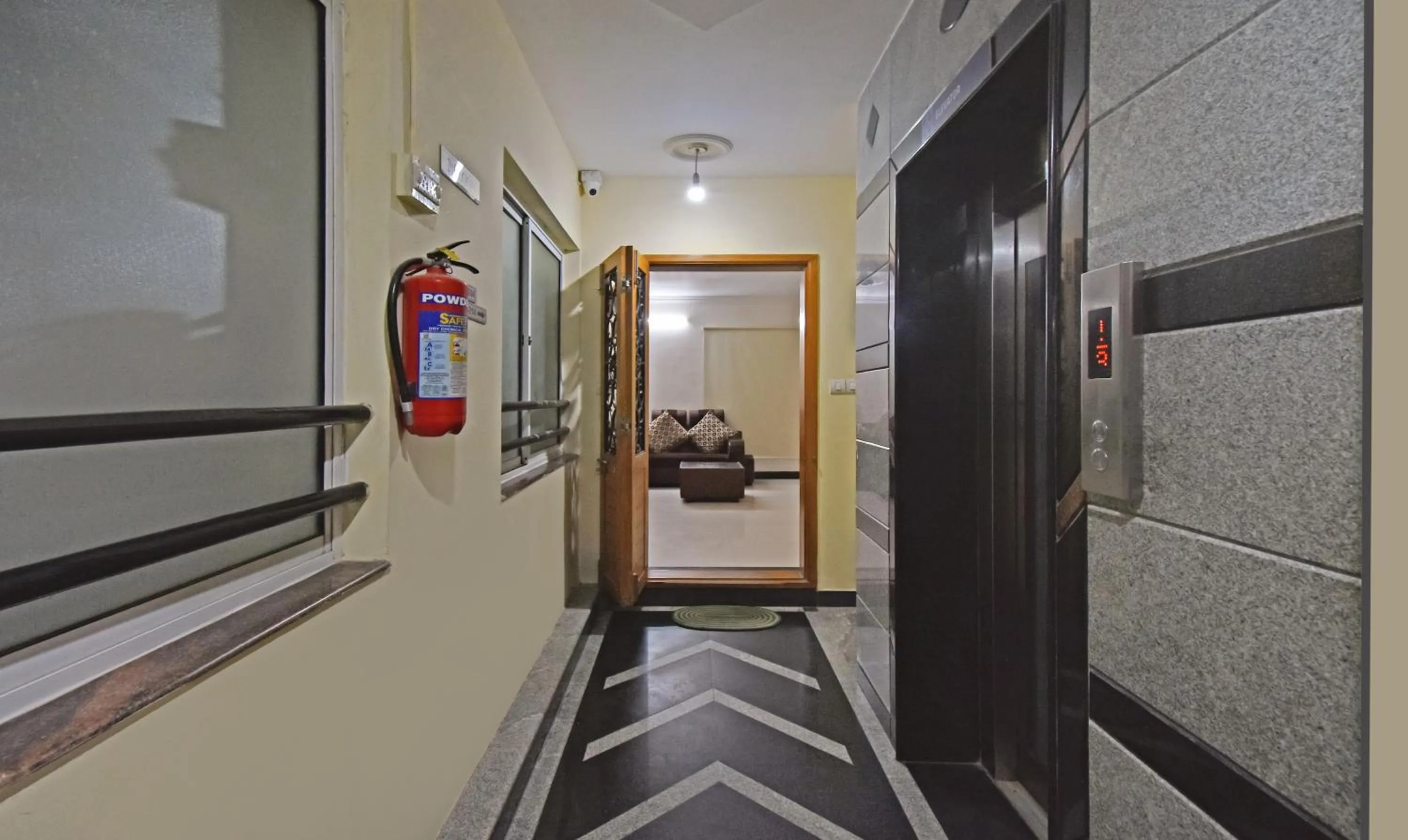 Lobby or reception in Treebo Samhaar Residency Thoraipakkam