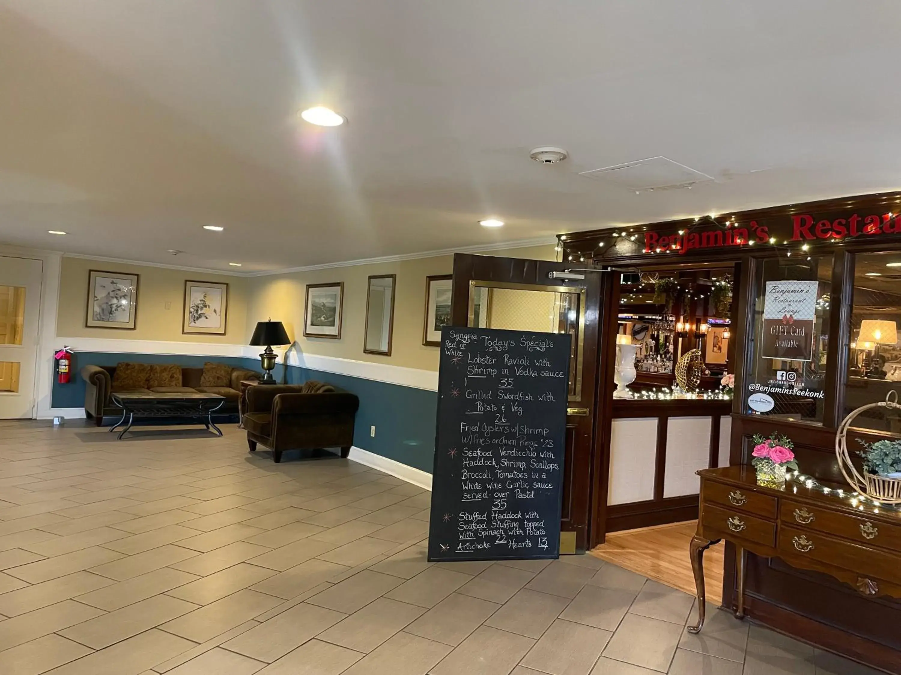 Restaurant/places to eat in Ramada by Wyndham Seekonk Providence Area Restaurant/places to eat in Ramada by Wyndham Seekonk Providence Area