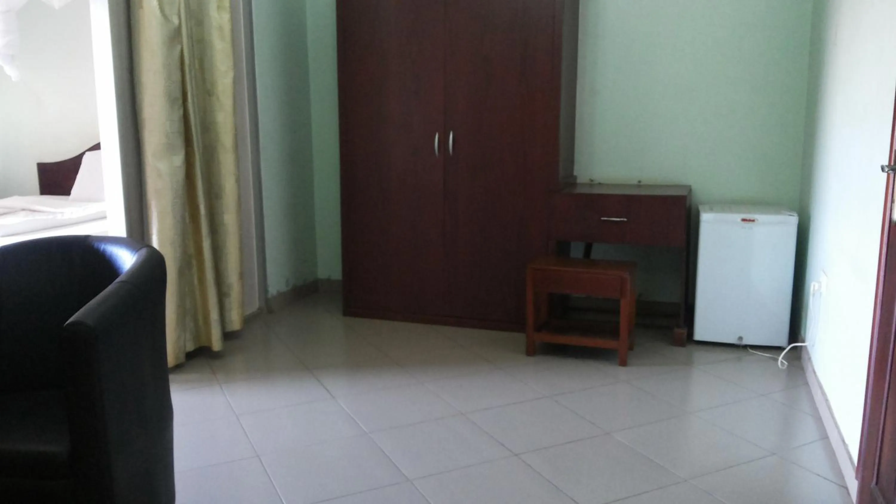 Living room in DaysInn Hotel