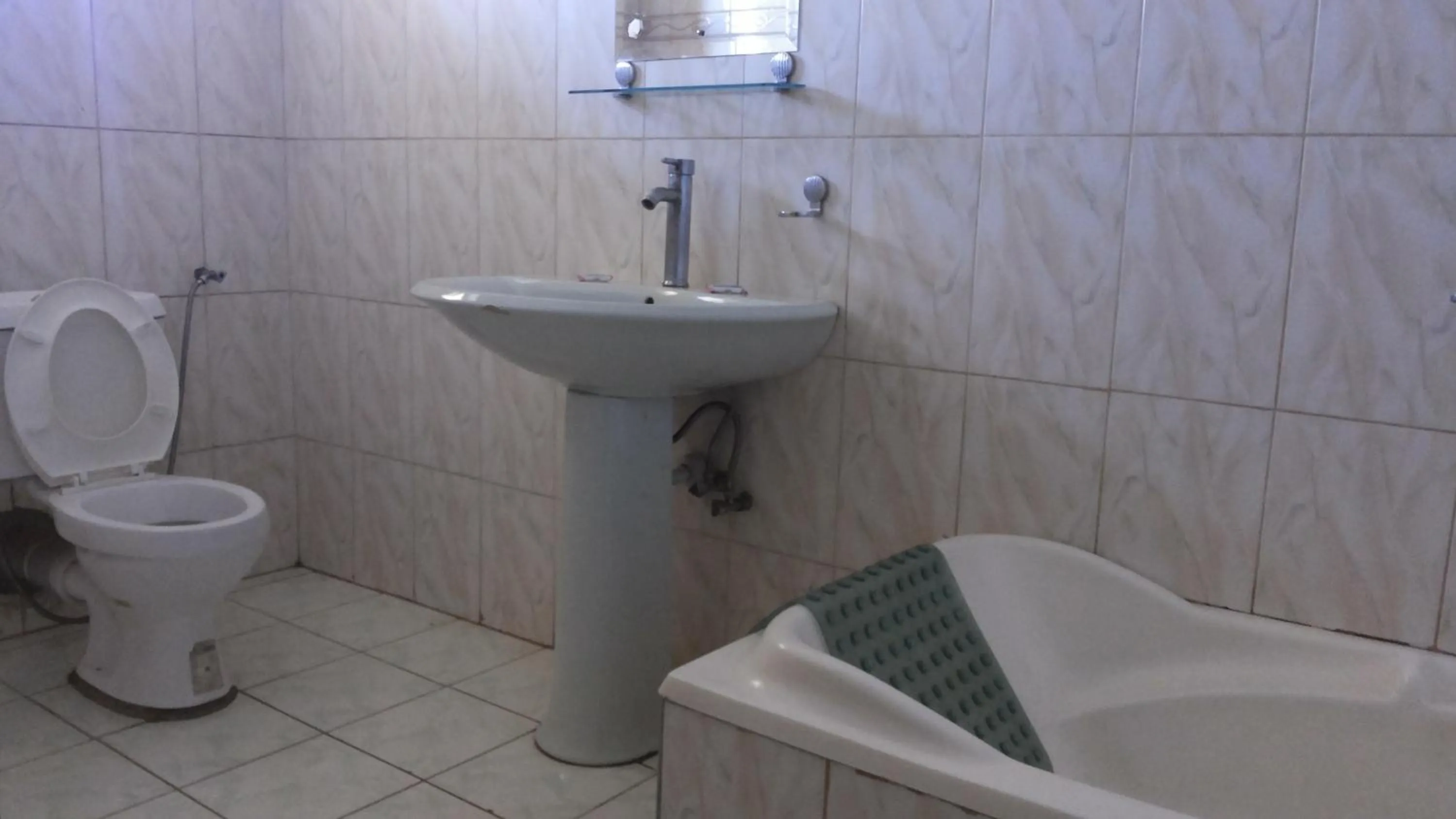 Bathroom in DaysInn Hotel