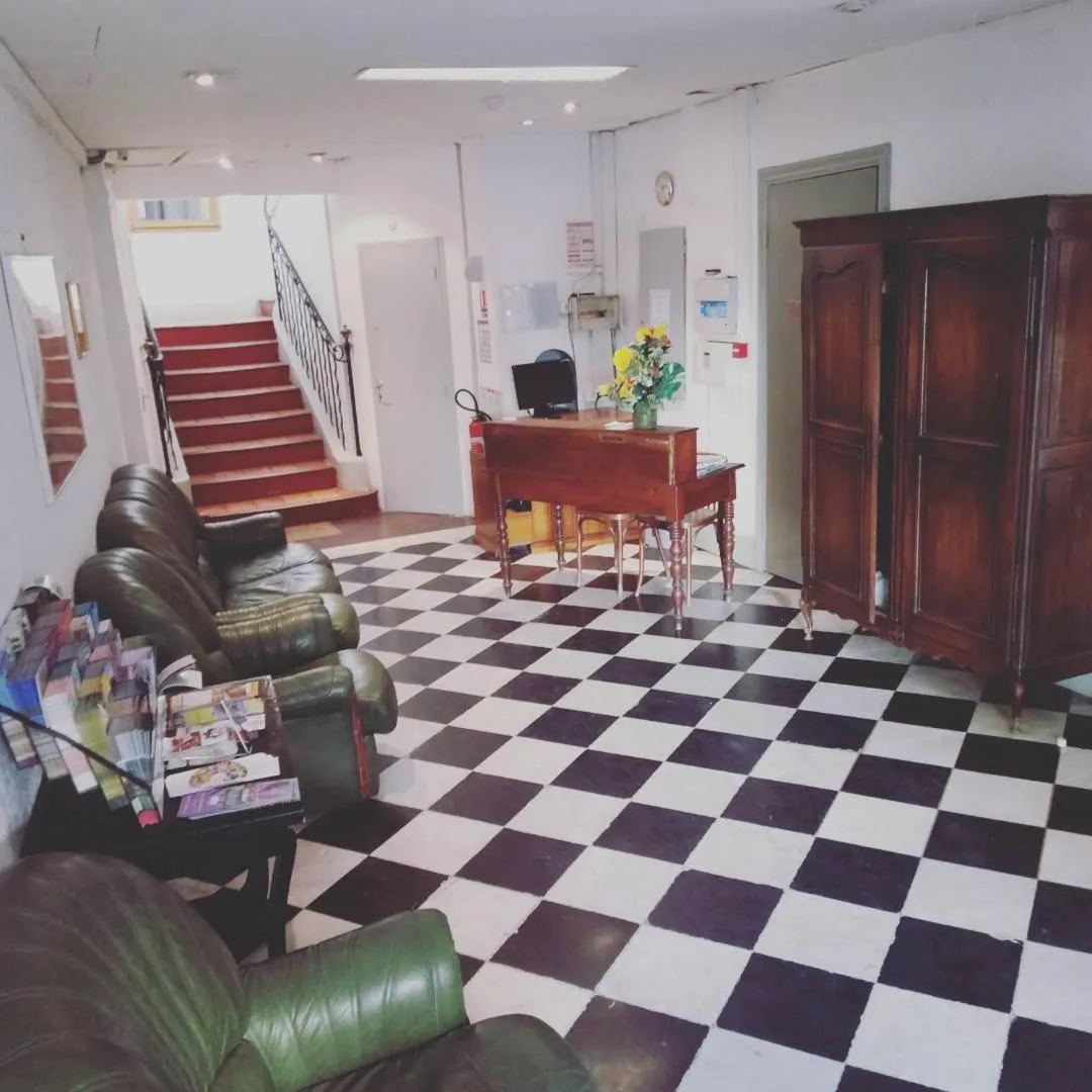 Lobby or reception in Hôtel Du Cours