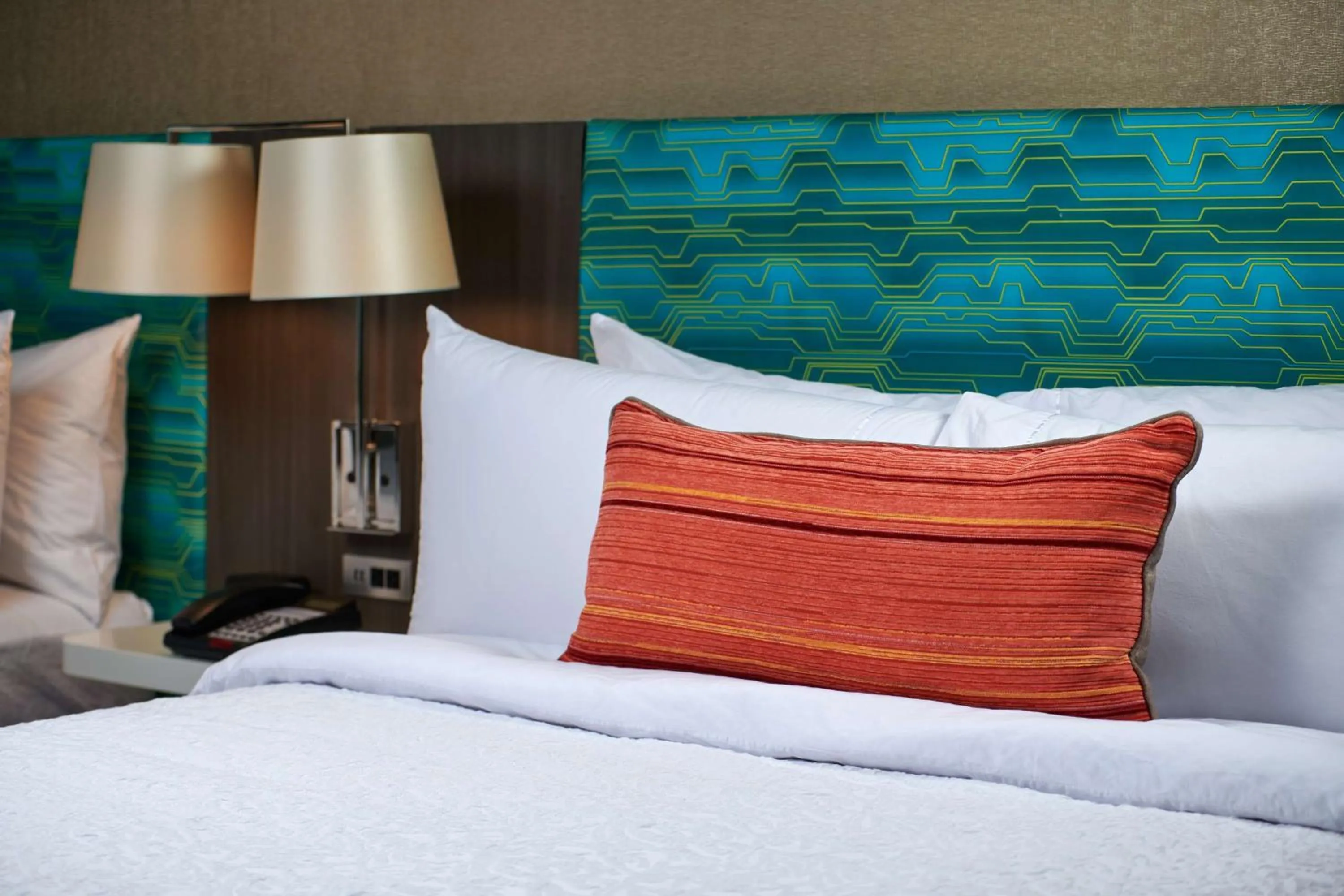 Bed in Hampton Inn Sherwood Portland