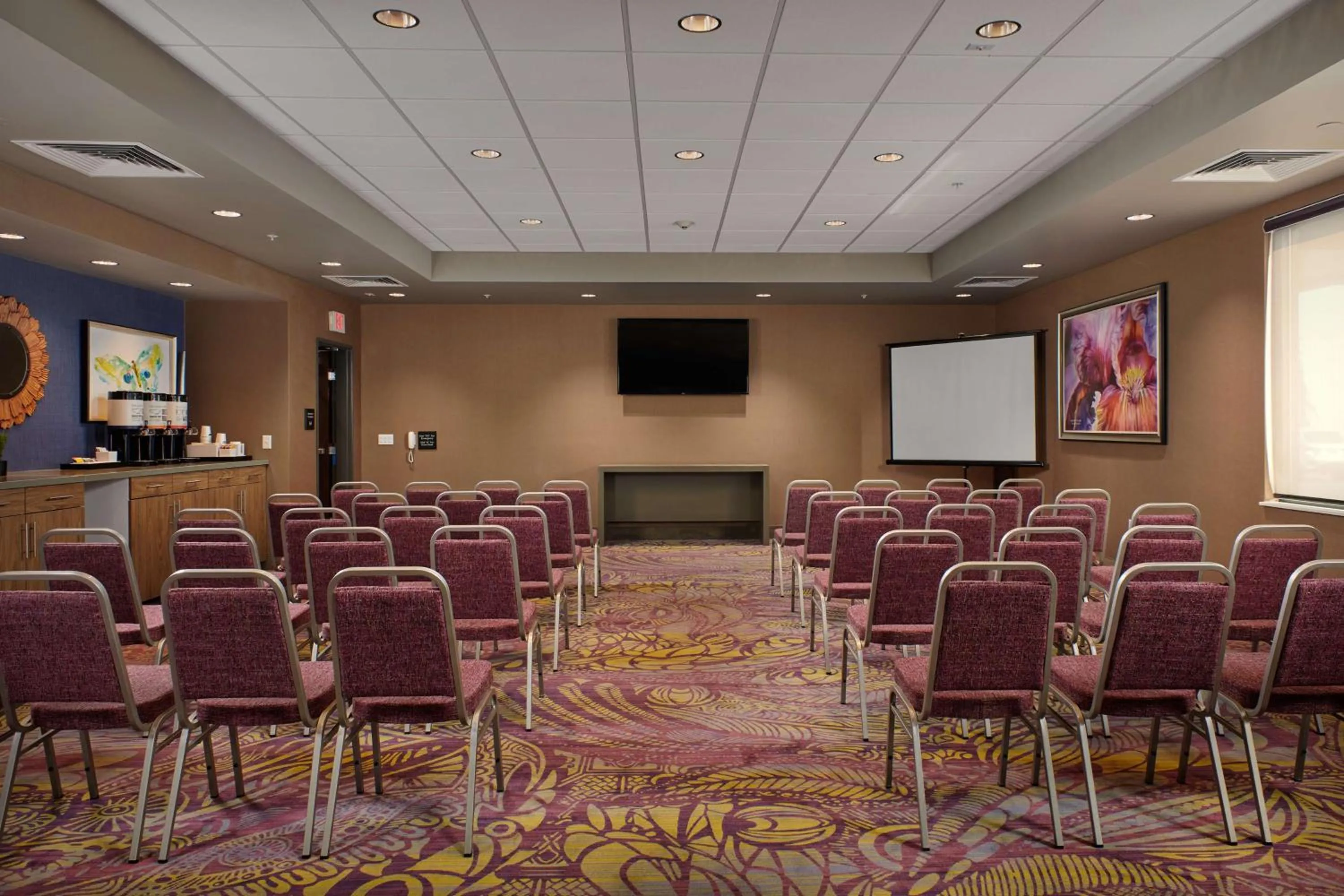 Meeting/conference room in Hampton Inn Sherwood Portland