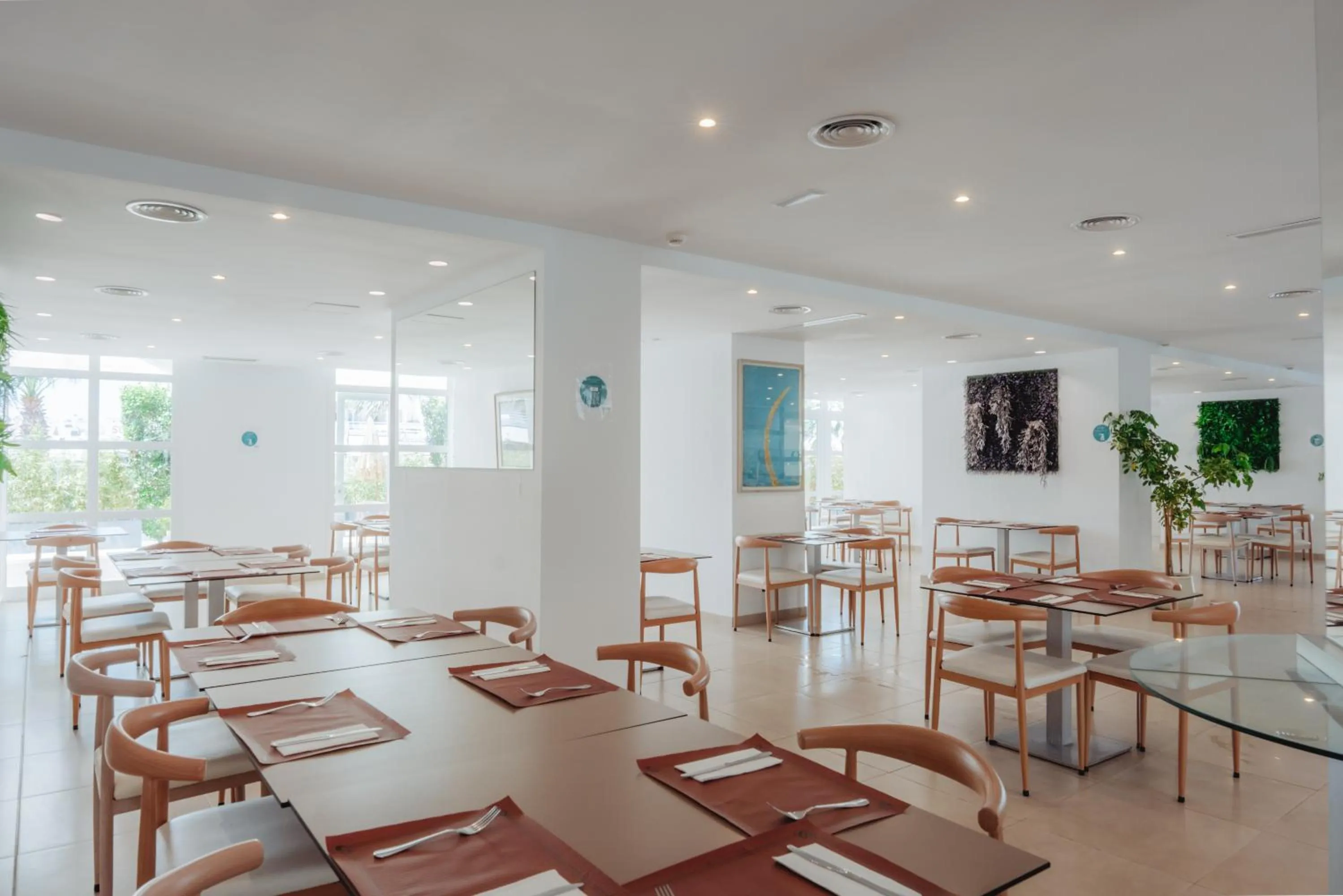 Restaurant/places to eat in Aparthotel Ses Fotges