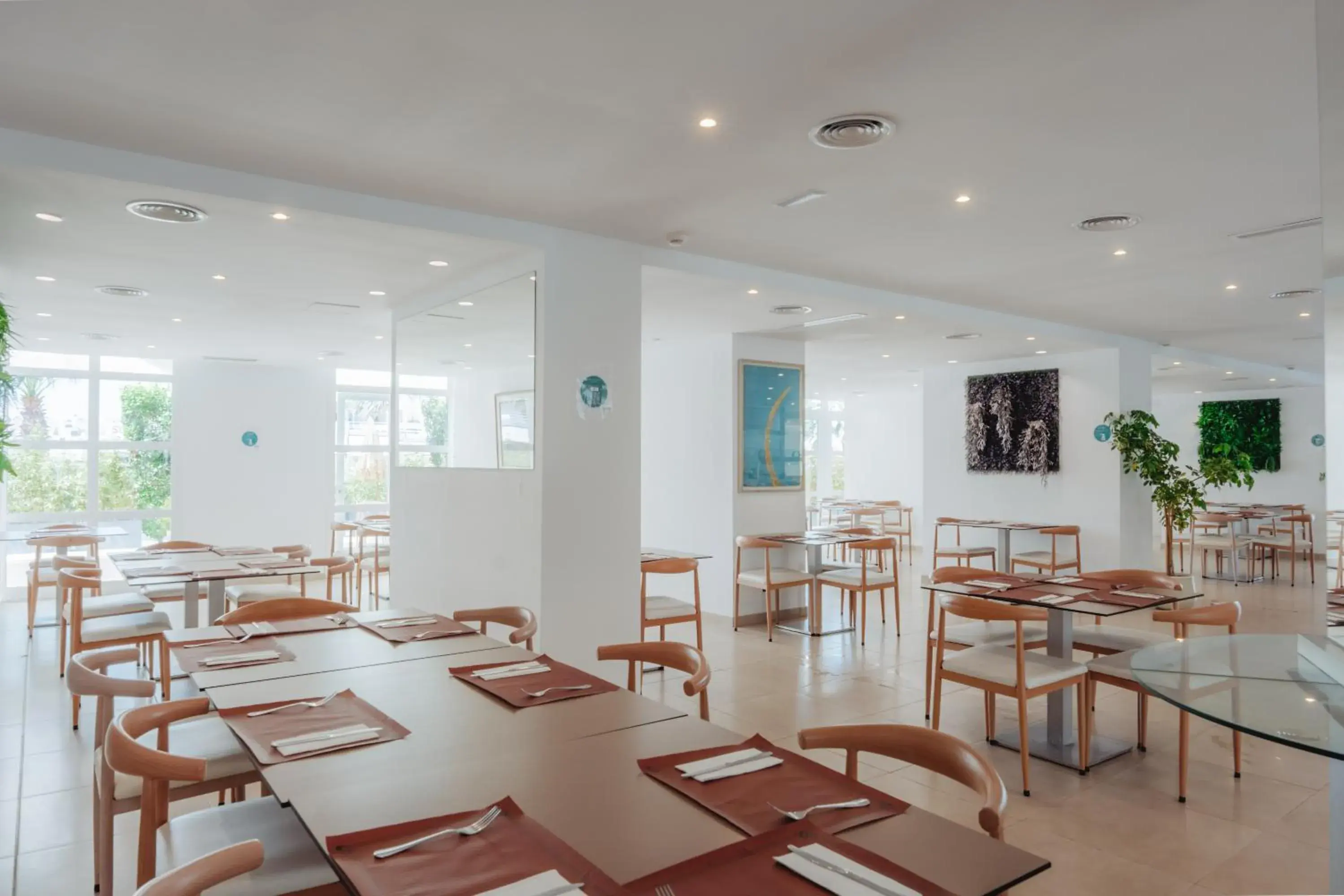 Restaurant/places to eat in Aparthotel Ses Fotges Restaurant/places to eat in Aparthotel Ses Fotges