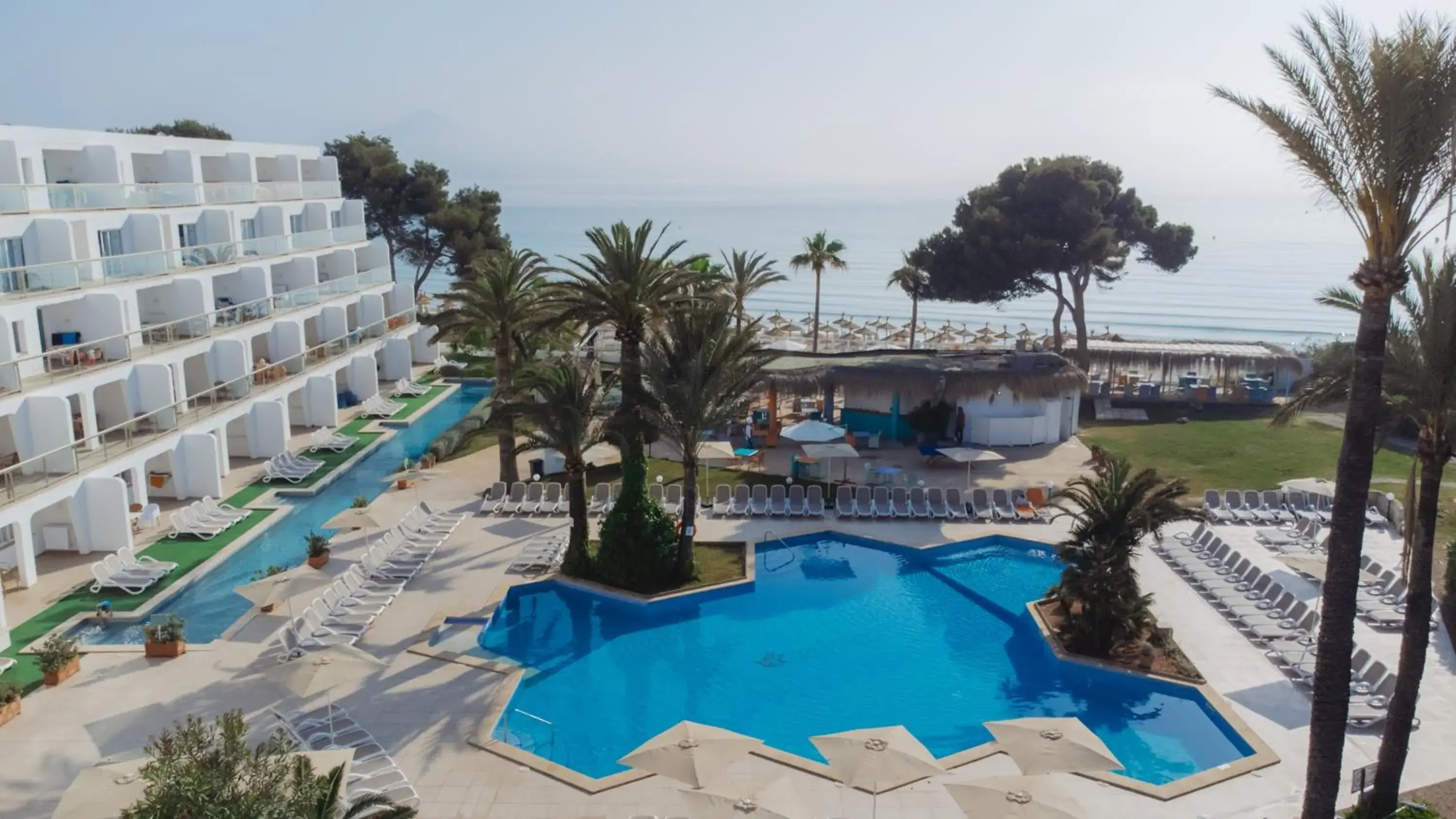 Swimming pool in Aparthotel Ses Fotges Swimming pool in Aparthotel Ses Fotges
