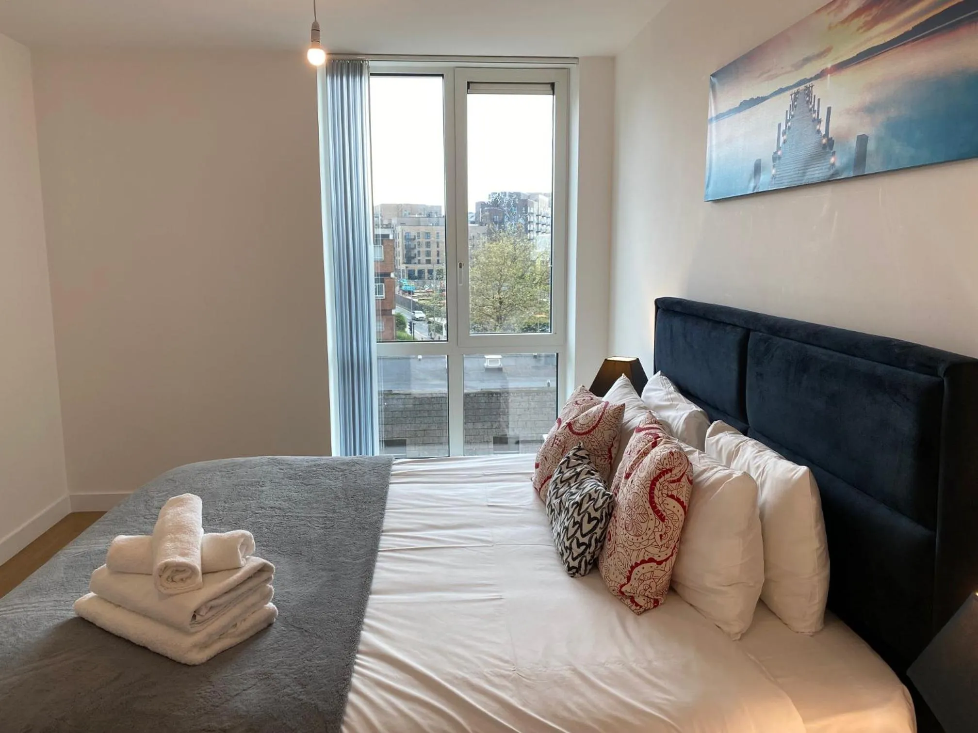 Berks Luxury Serviced Apartments , free parking, free Gym and free wifi