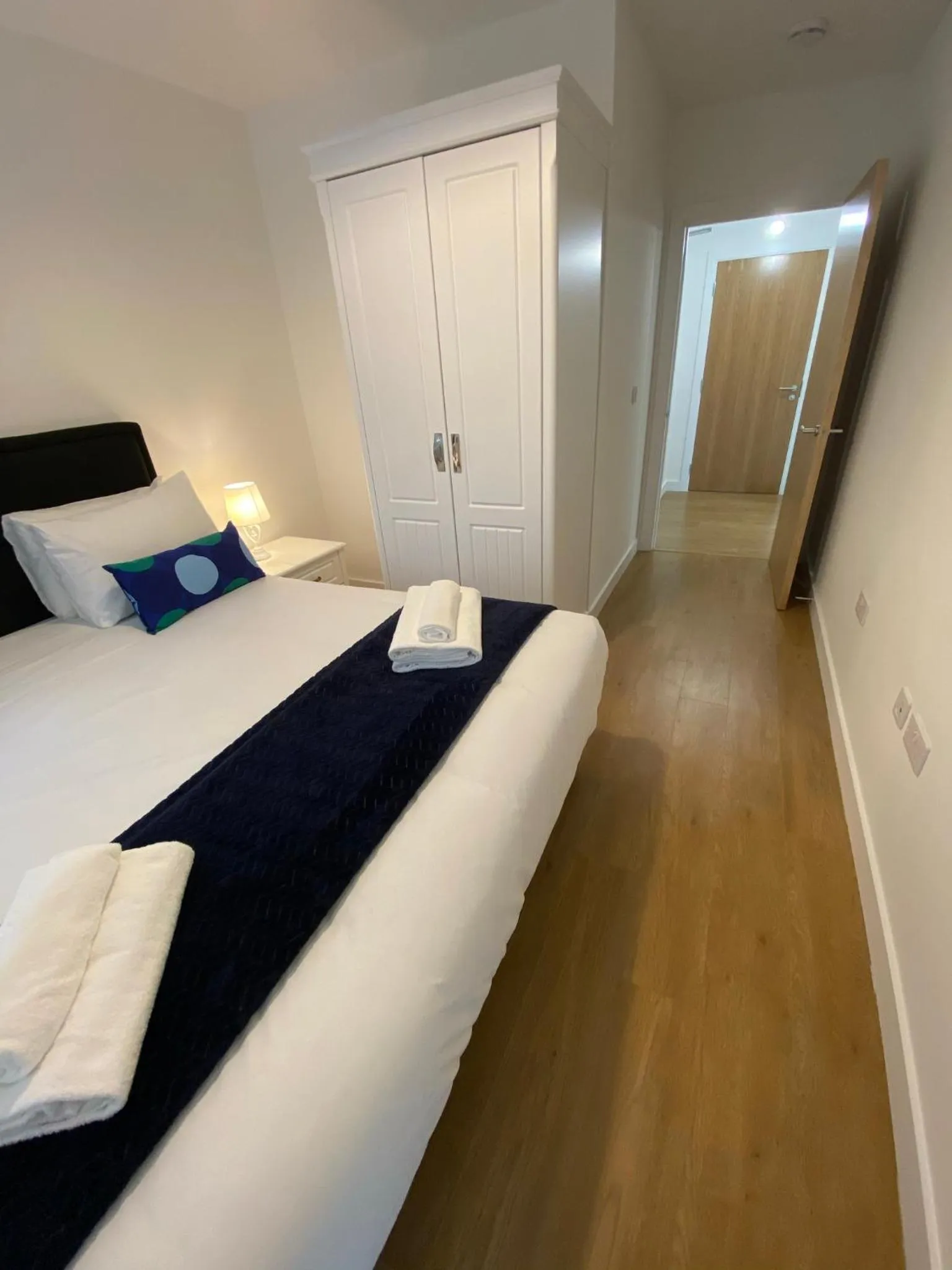 Bedroom in Berks Luxury Serviced Apartments , free parking, free Gym and free wifi