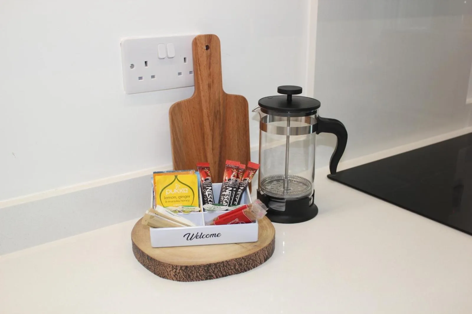 Kitchen or kitchenette in Berks Luxury Serviced Apartments , free parking, free Gym and free wifi