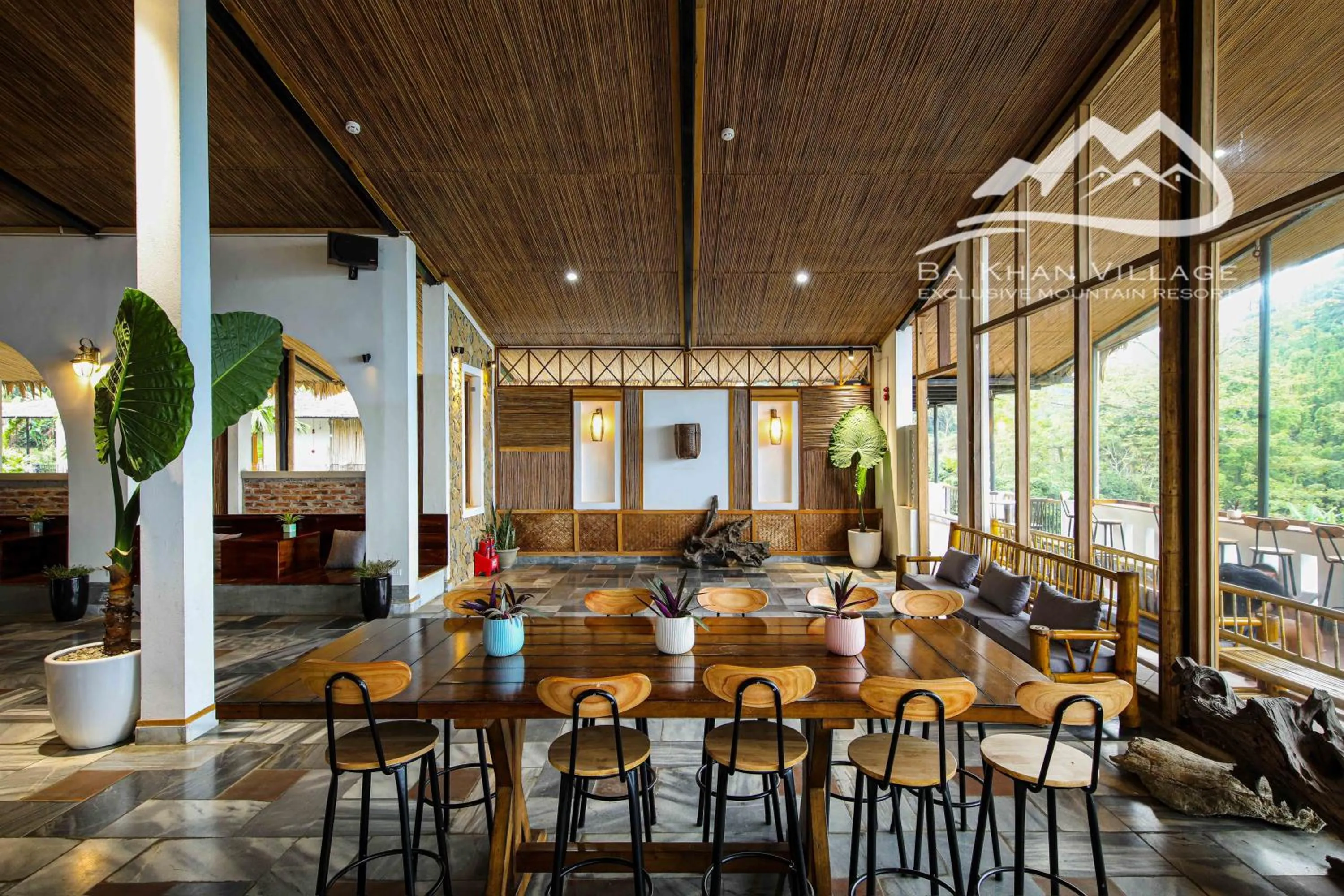 Restaurant/places to eat in Bakhan Village Resort