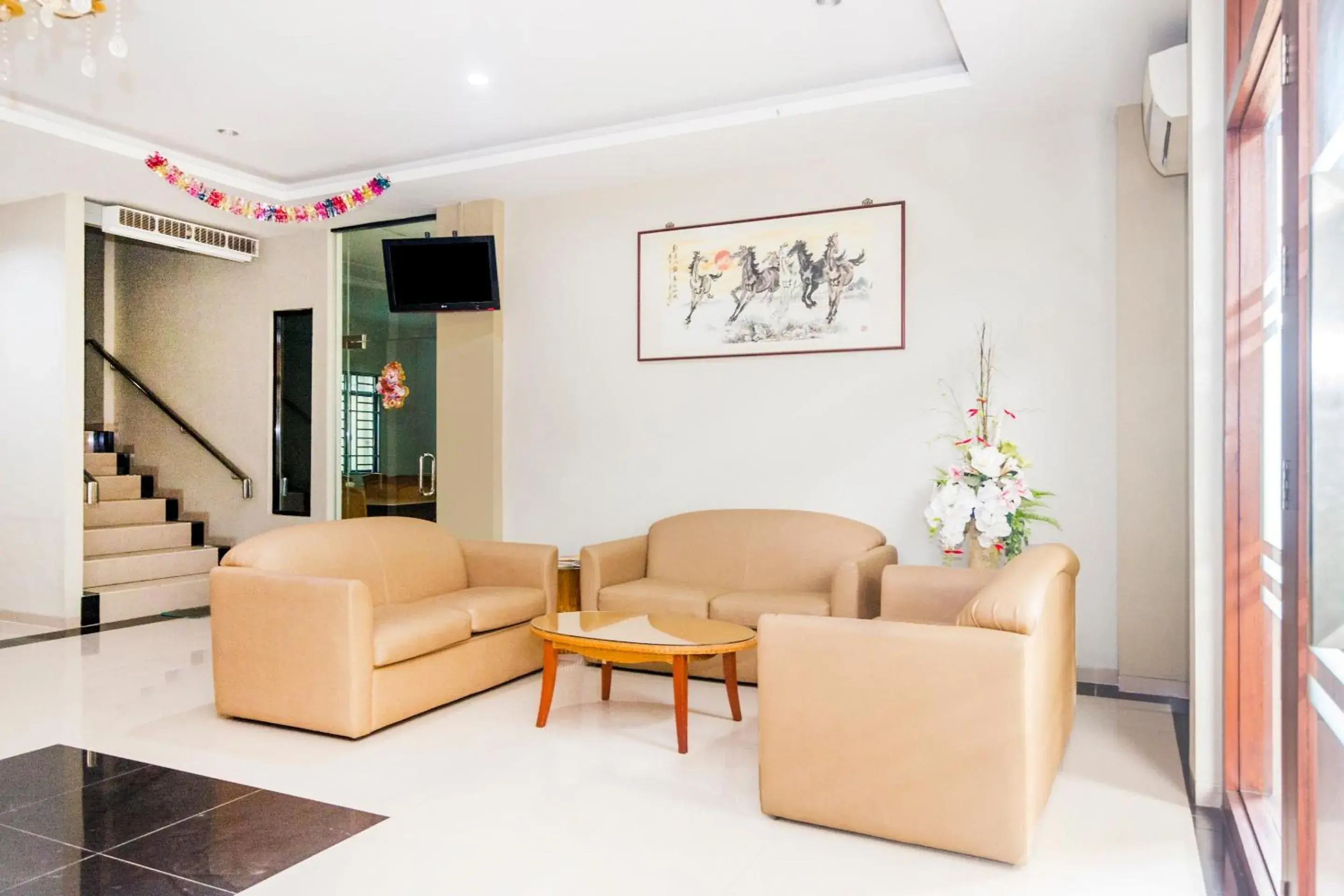 Lobby or reception in Capital O 1867 Kara Guest House Lobby or reception in Capital O 1867 Kara Guest House