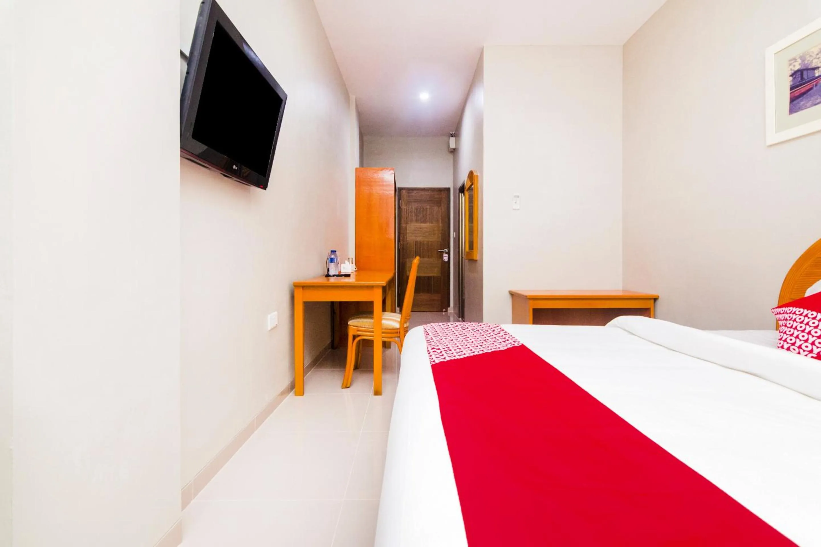 Bedroom, Bed in Capital O 1867 Kara Guest House