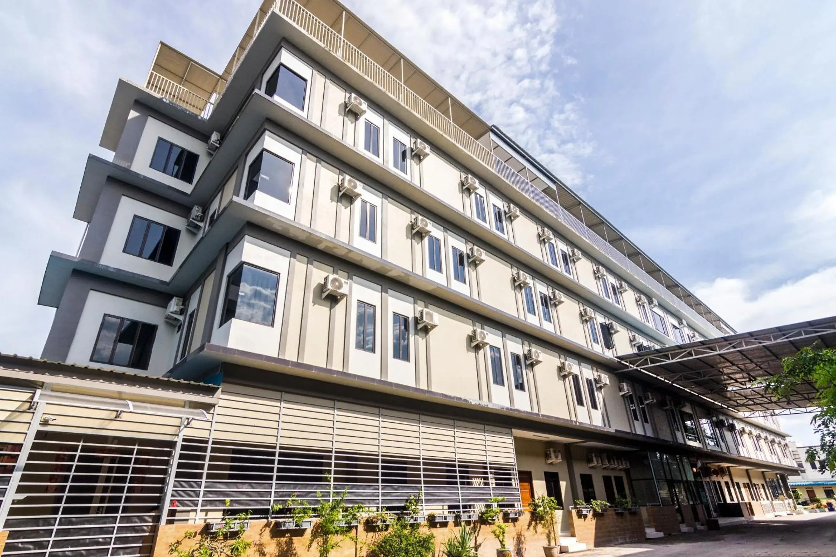 Facade/entrance in Capital O 1867 Kara Guest House Facade/entrance in Capital O 1867 Kara Guest House