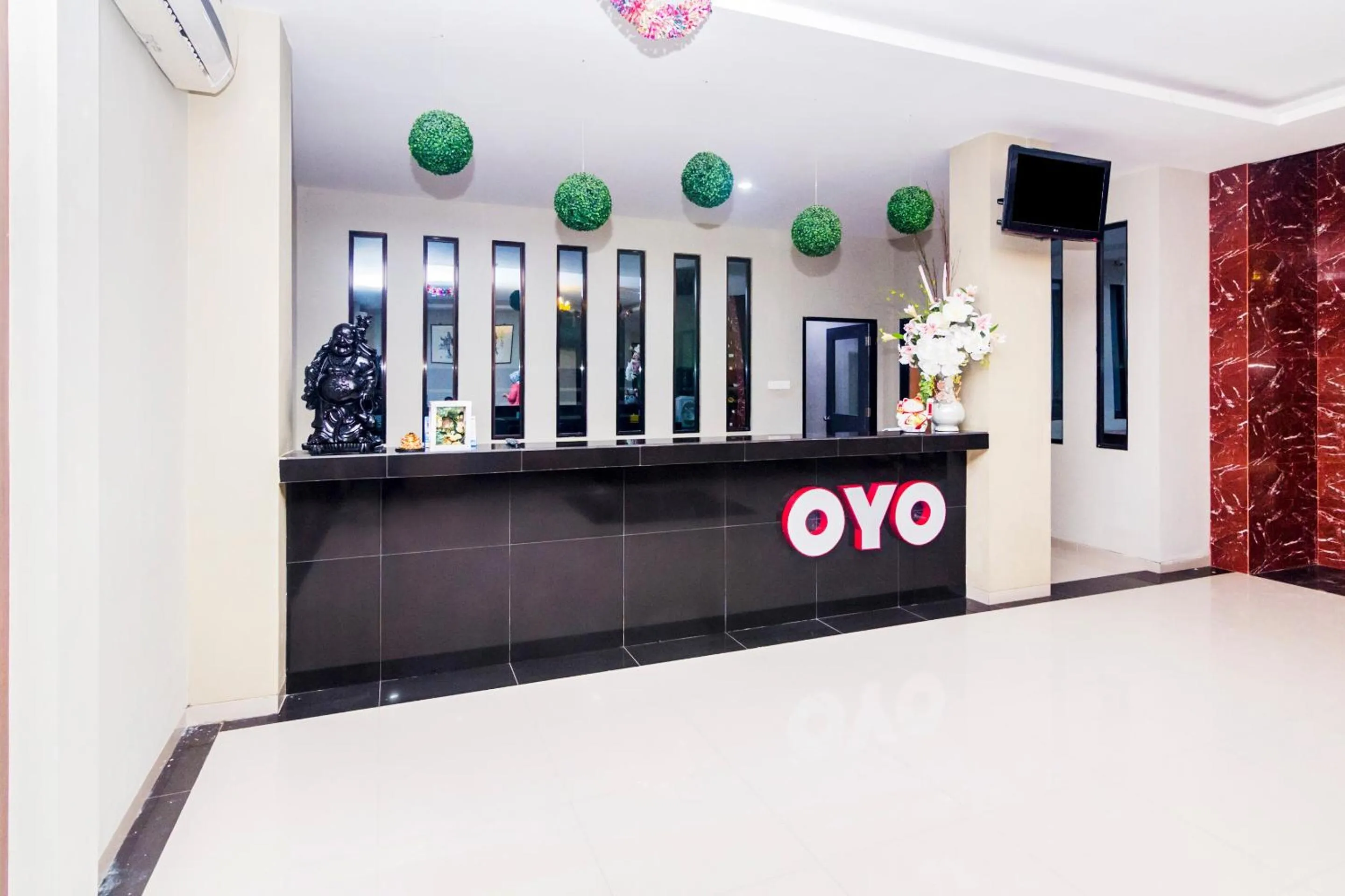 Lobby or reception in Capital O 1867 Kara Guest House