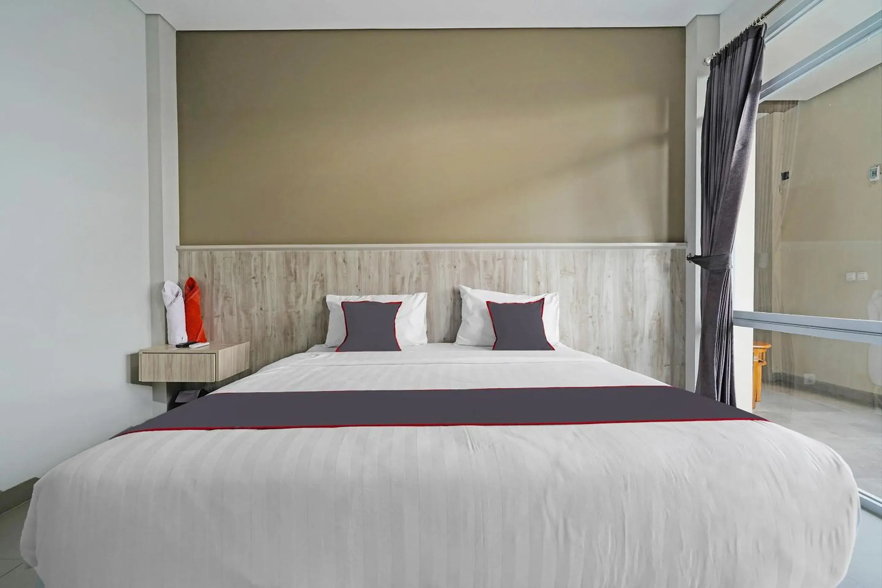 Bedroom, Bed in Capital O 1898 Louise Place Bedroom, Bed in Capital O 1898 Louise Place